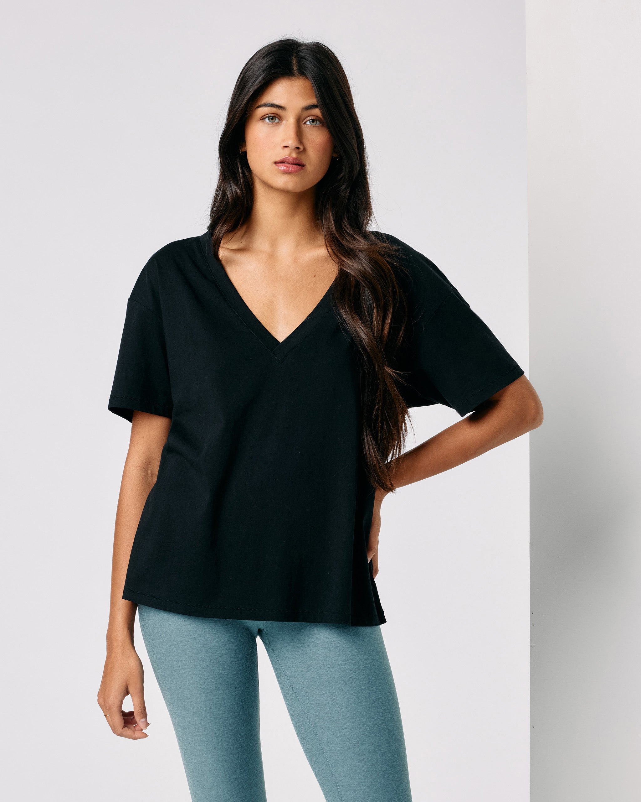 Sutton V-Neck | Black