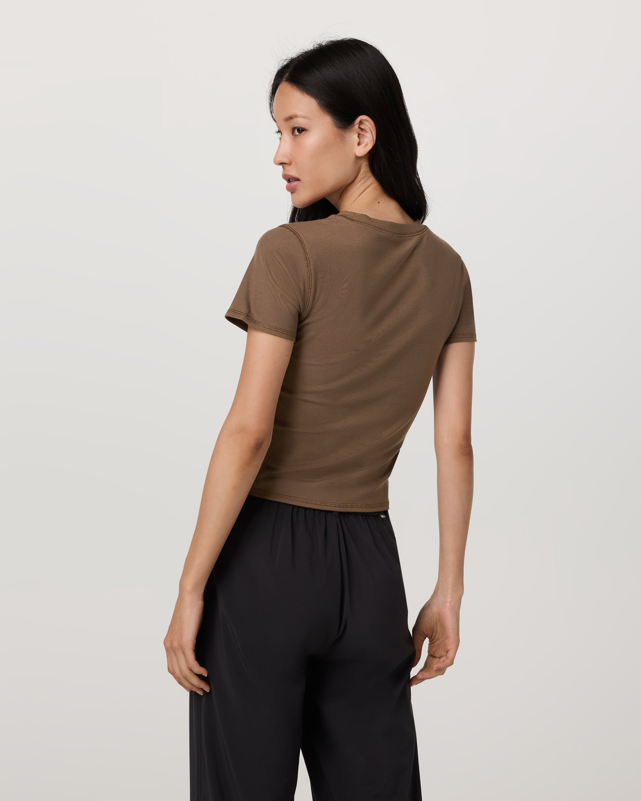 Pose Fitted Tee | Espresso