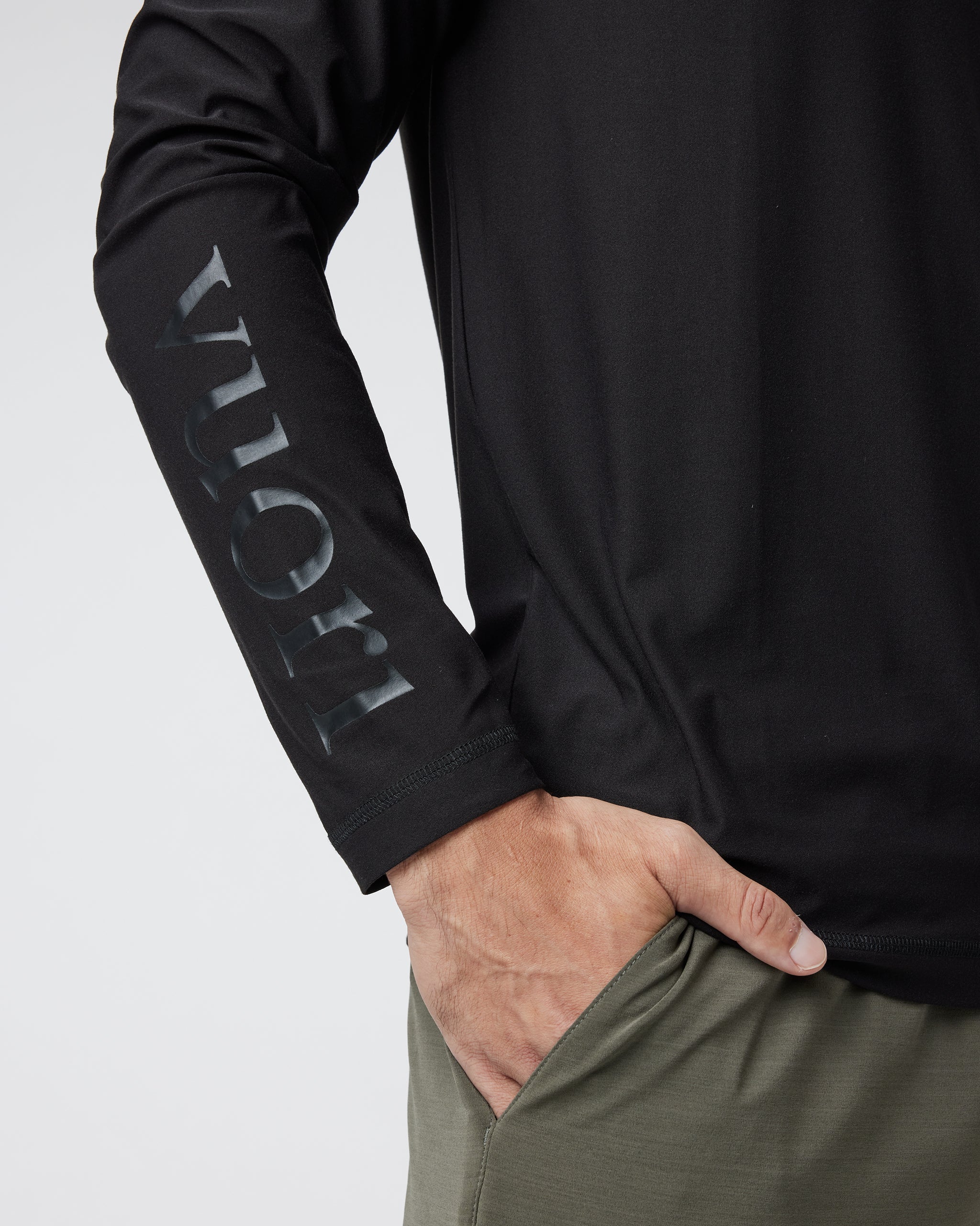 Long Sleeve Strato Graphic Tee | Black