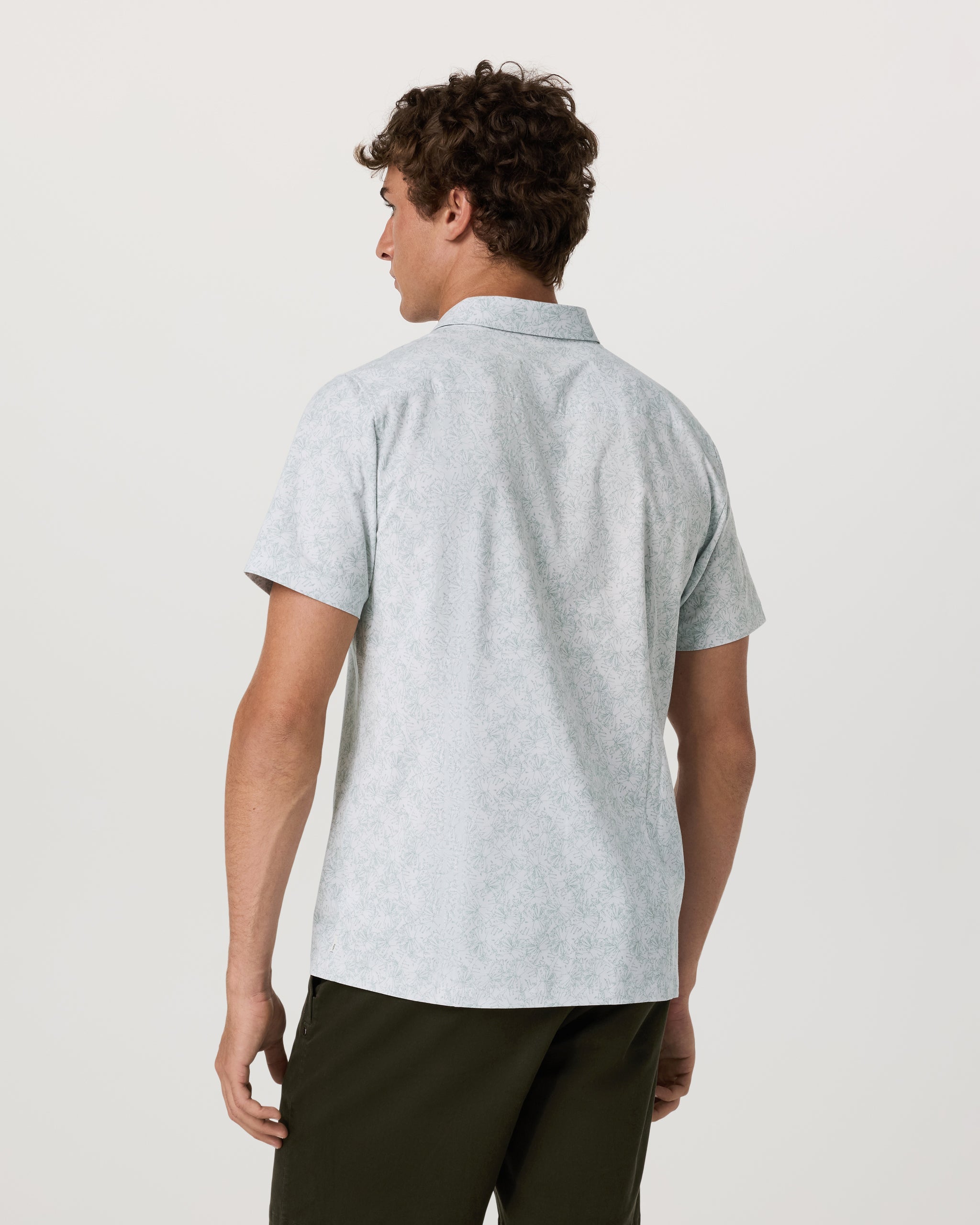 Short Sleeve Bridge Button Down | Frost Grey Water Lily