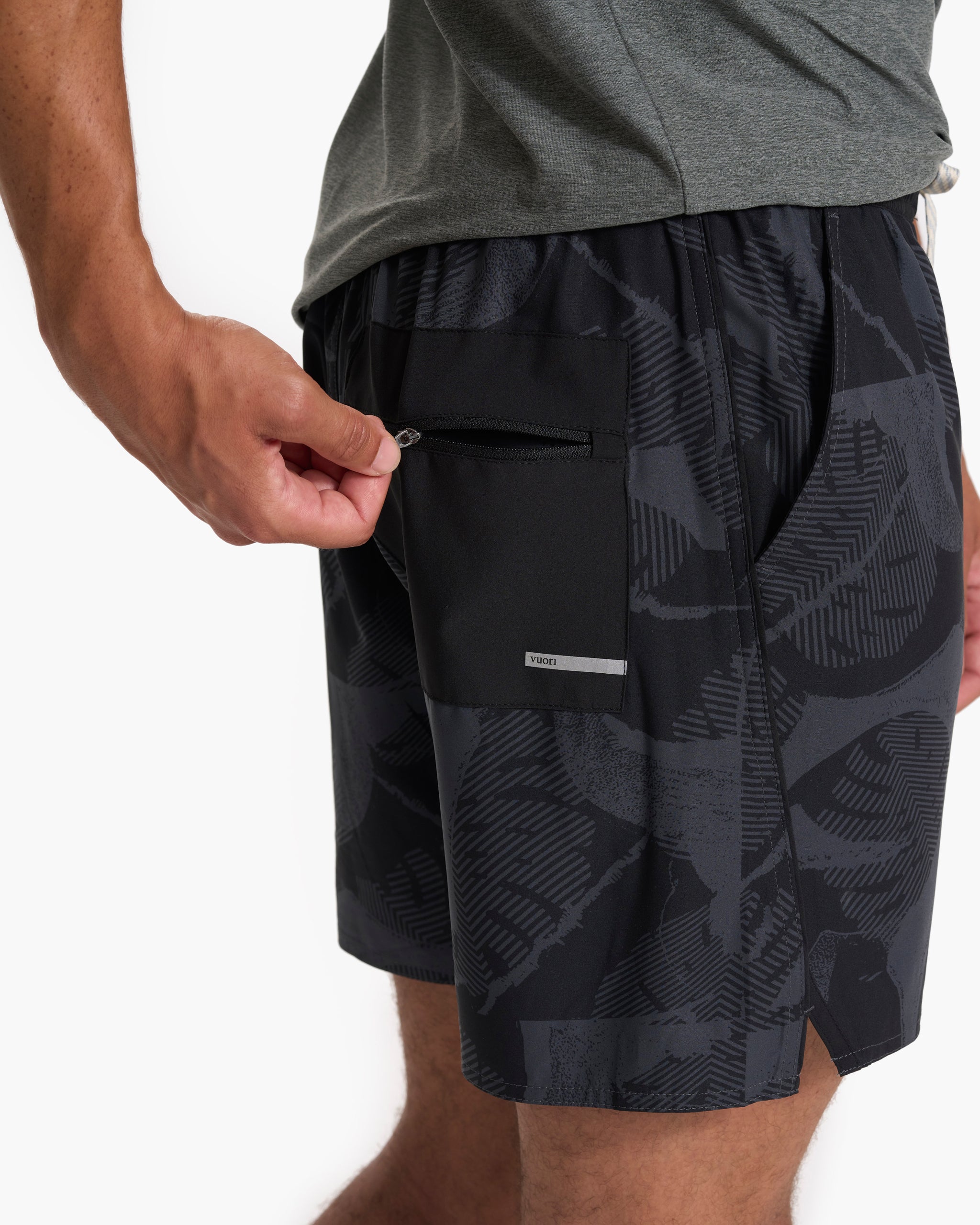 Trail Short | Charcoal Deco