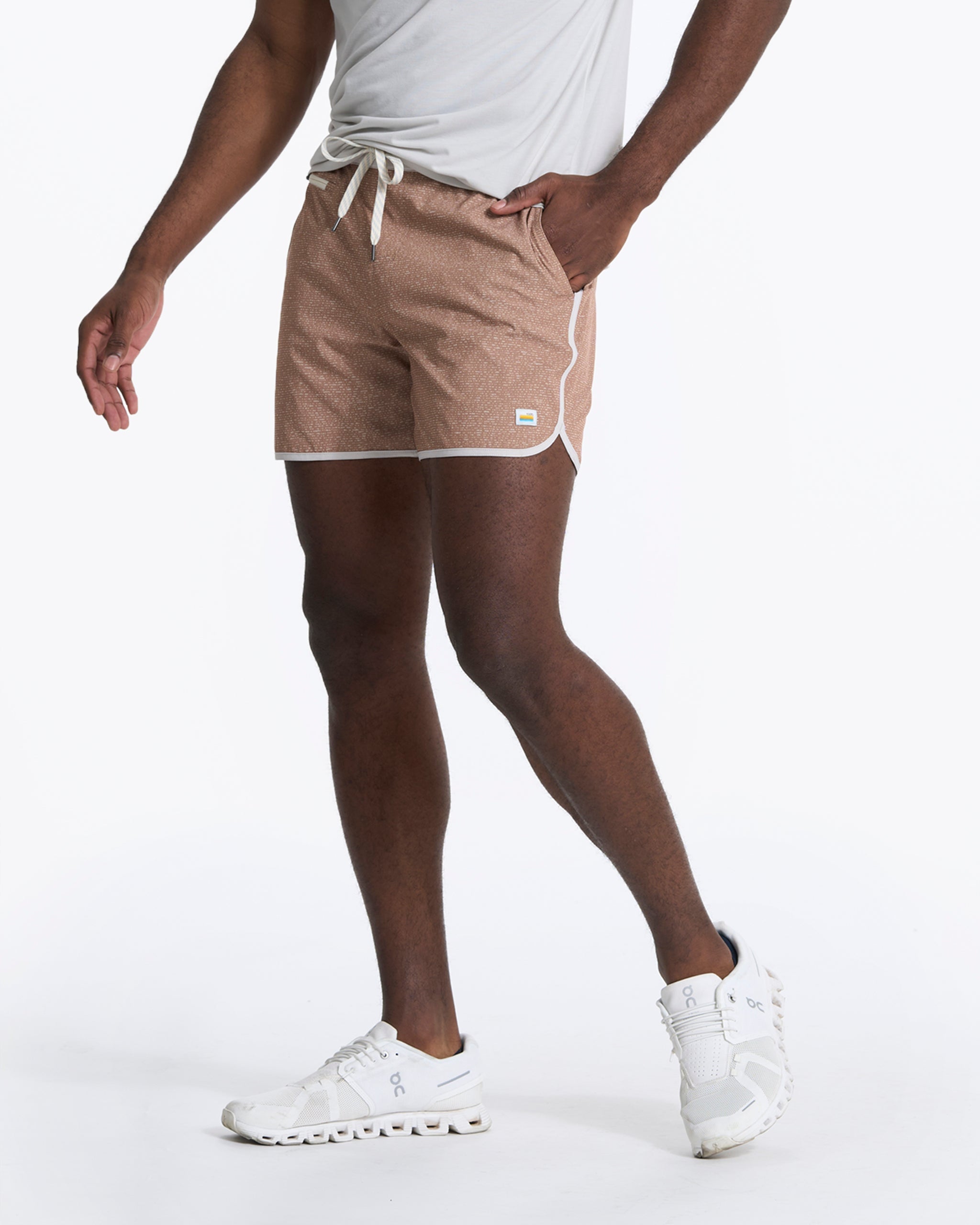 Banks Short 5" | Camel Dashed Lines