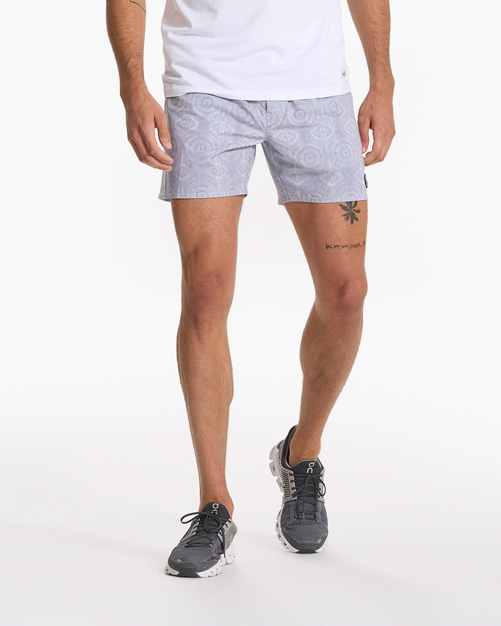 Cape Short | Platinum Fresco