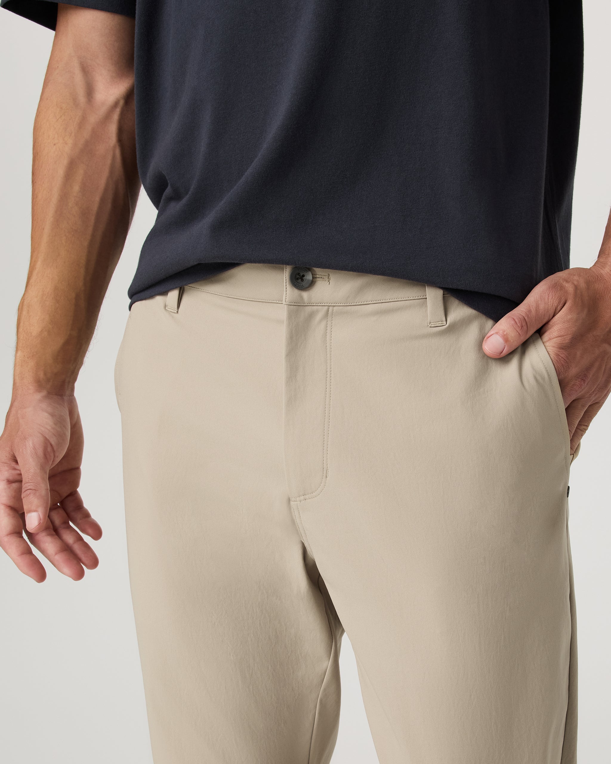 Cascade Tech Chino Pant Classic Fit 32" | Trench