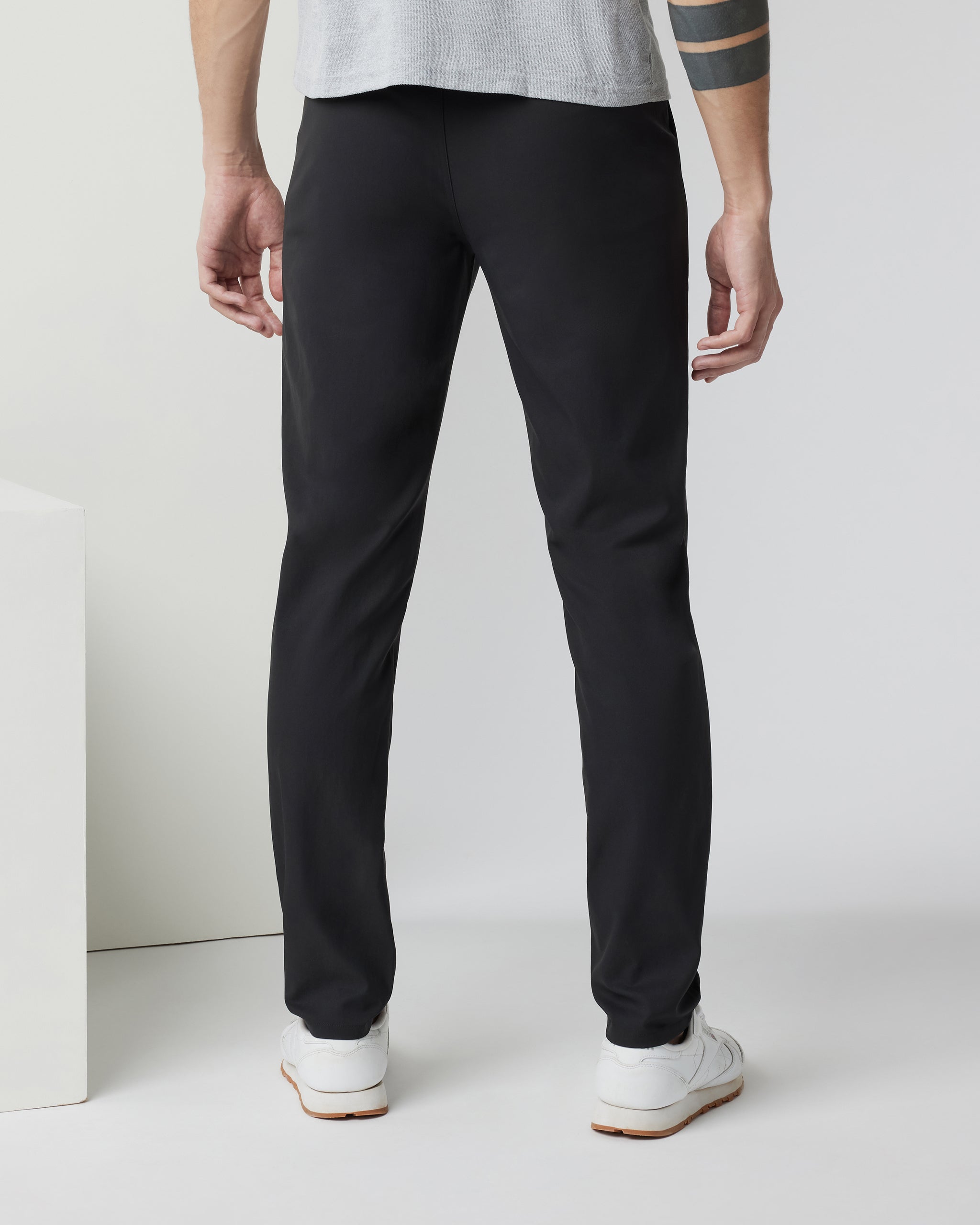 Cascade Tech Chino Pant Athletic Slim Fit 32" | Black