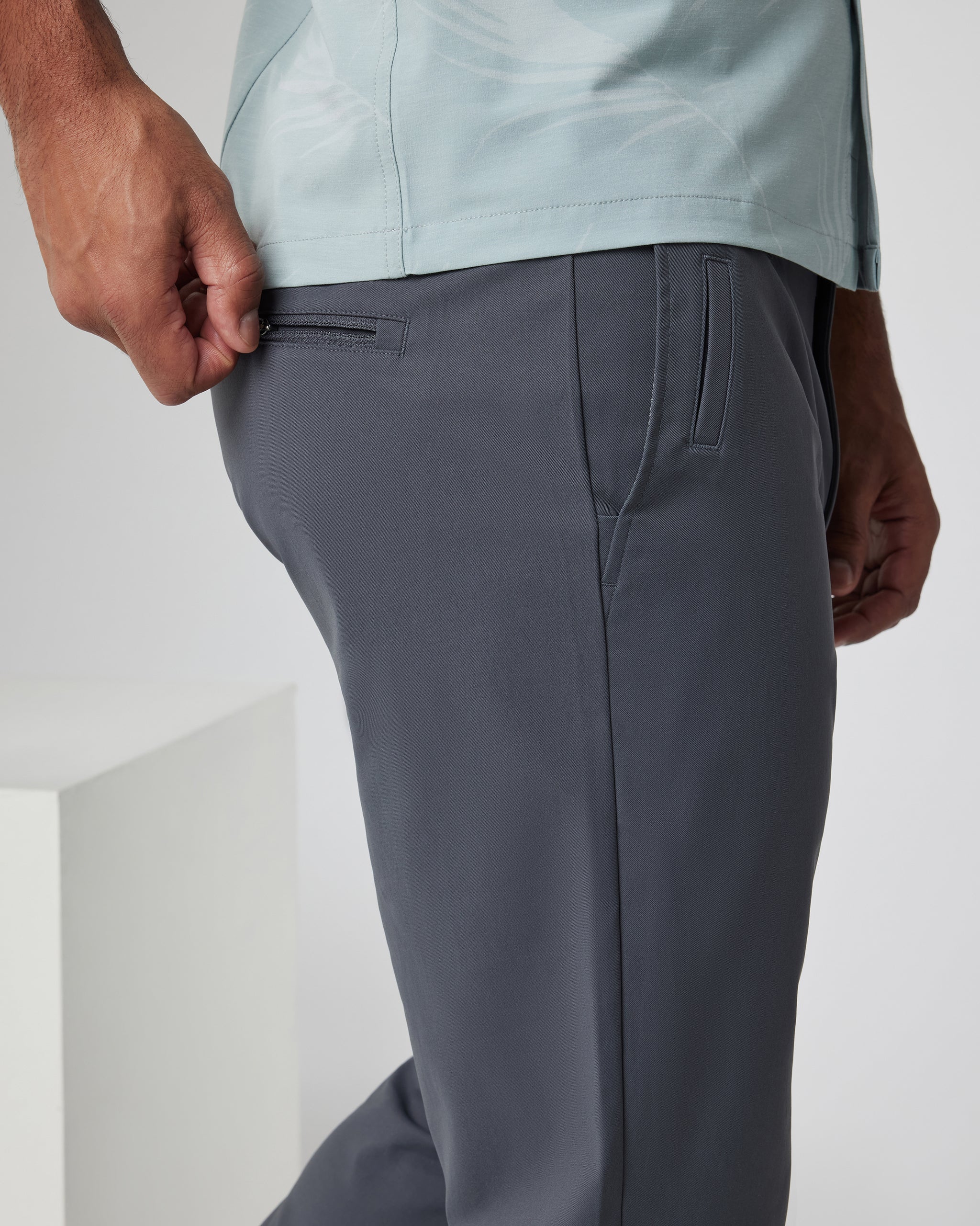 Cascade Tech Chino Pant Athletic Slim Fit 32" | Charcoal