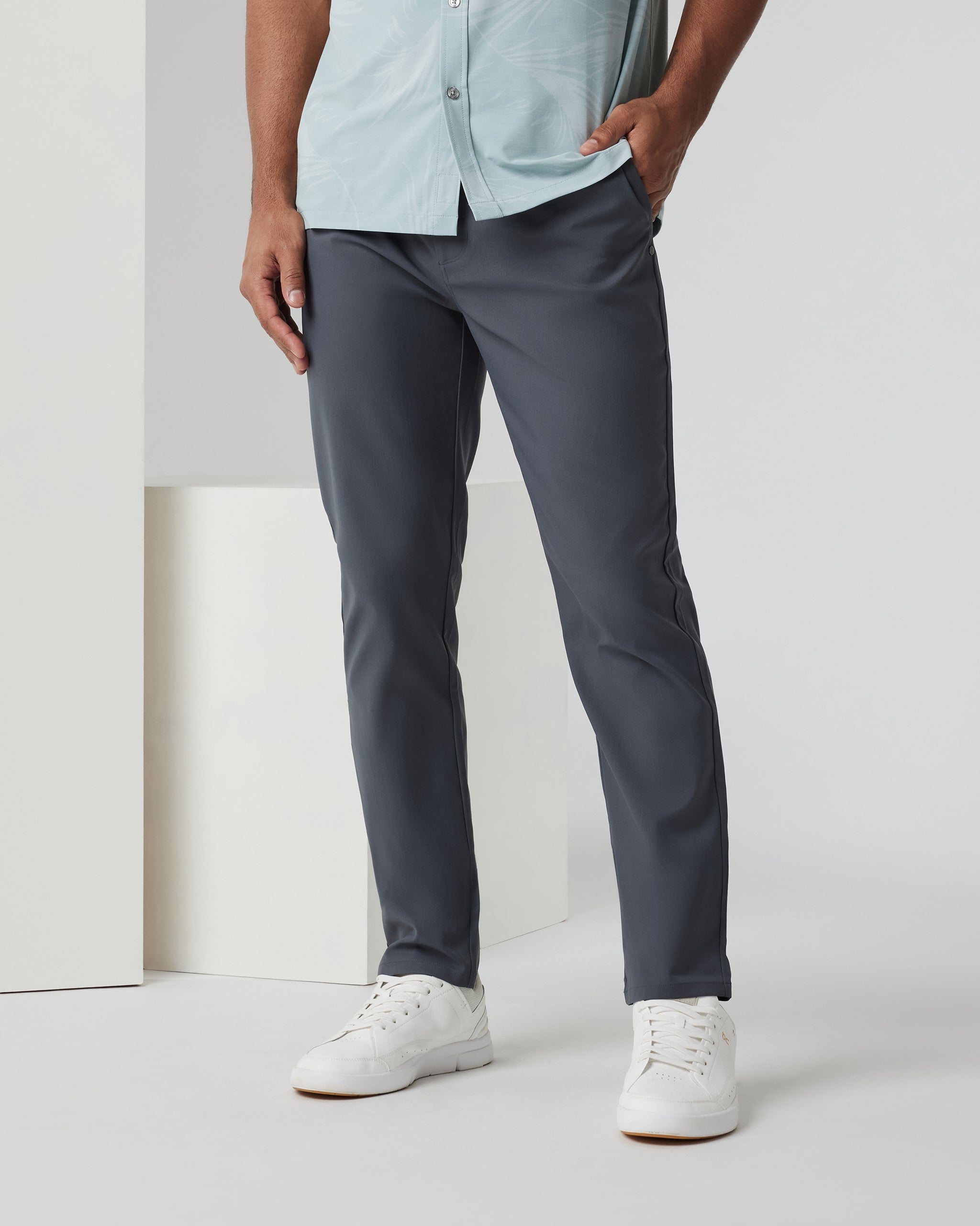 Cascade Tech Chino Pant Athletic Slim Fit 32" | Charcoal