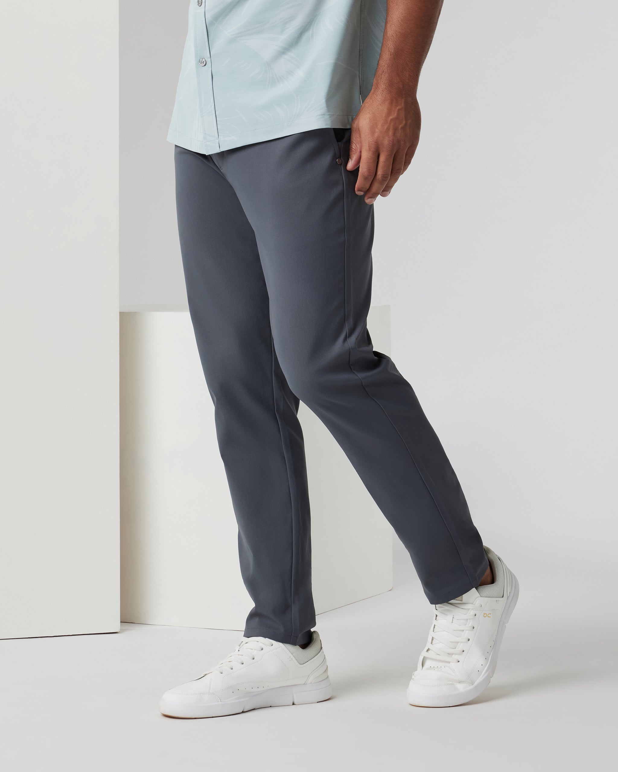 Cascade Tech Chino Pant Athletic Slim Fit 32" | Charcoal