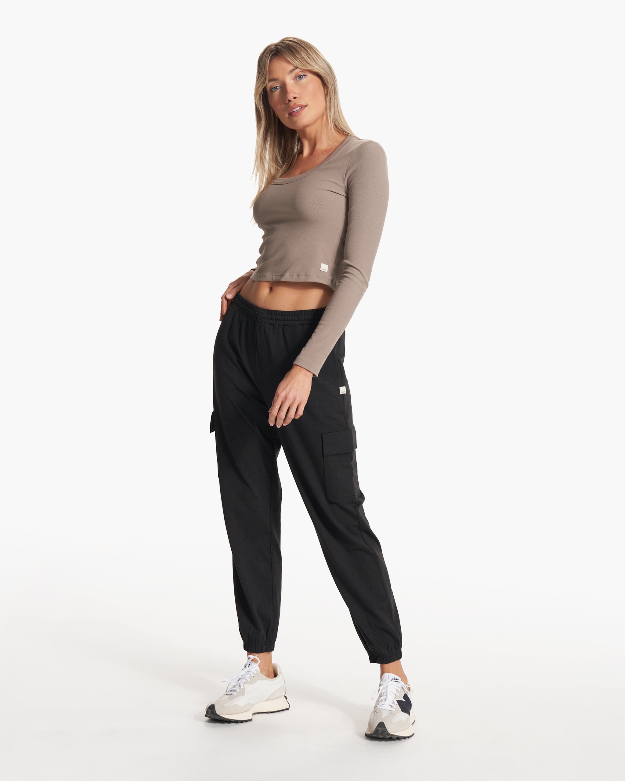 Long Sleeve Pose Scoop Tee | Graphite