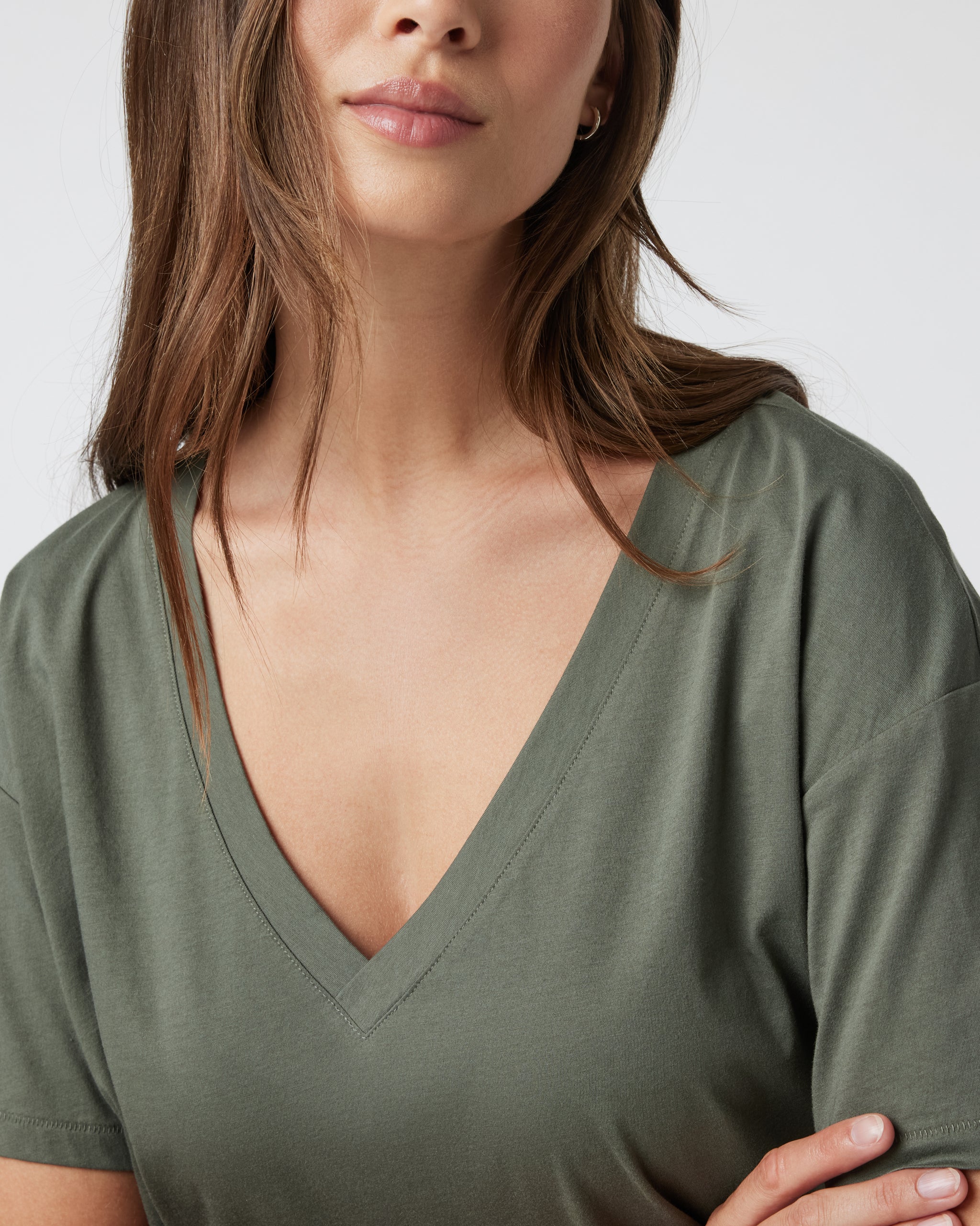 Sutton V-Neck | Army