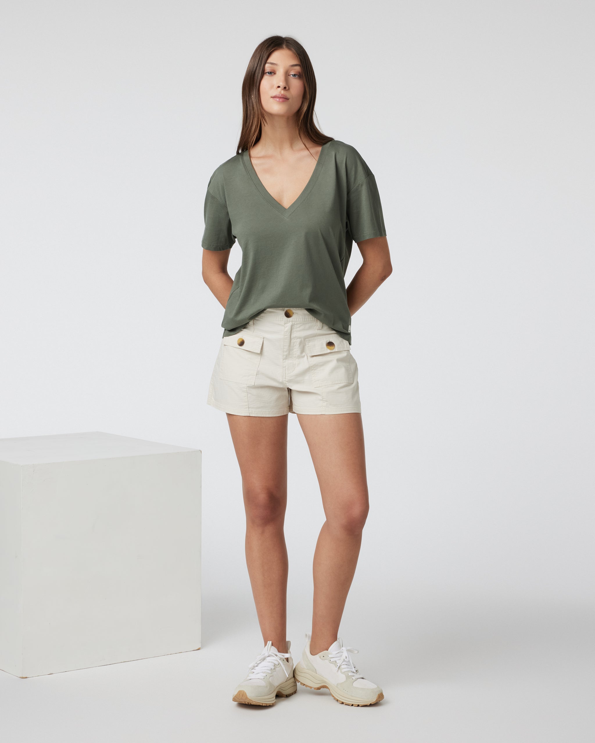 Sutton V-Neck | Army