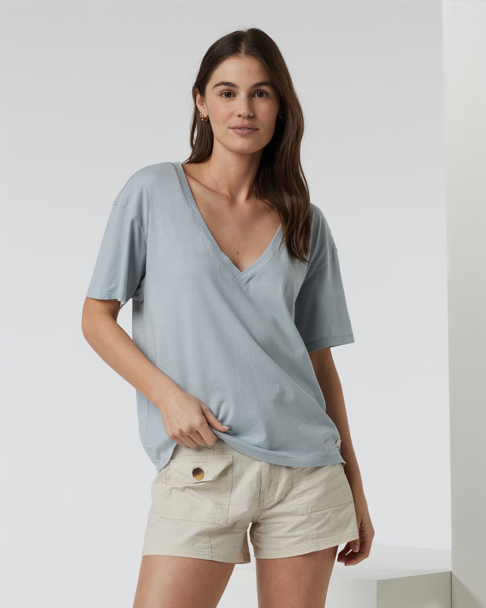 Sutton V-Neck | Chalk Blue