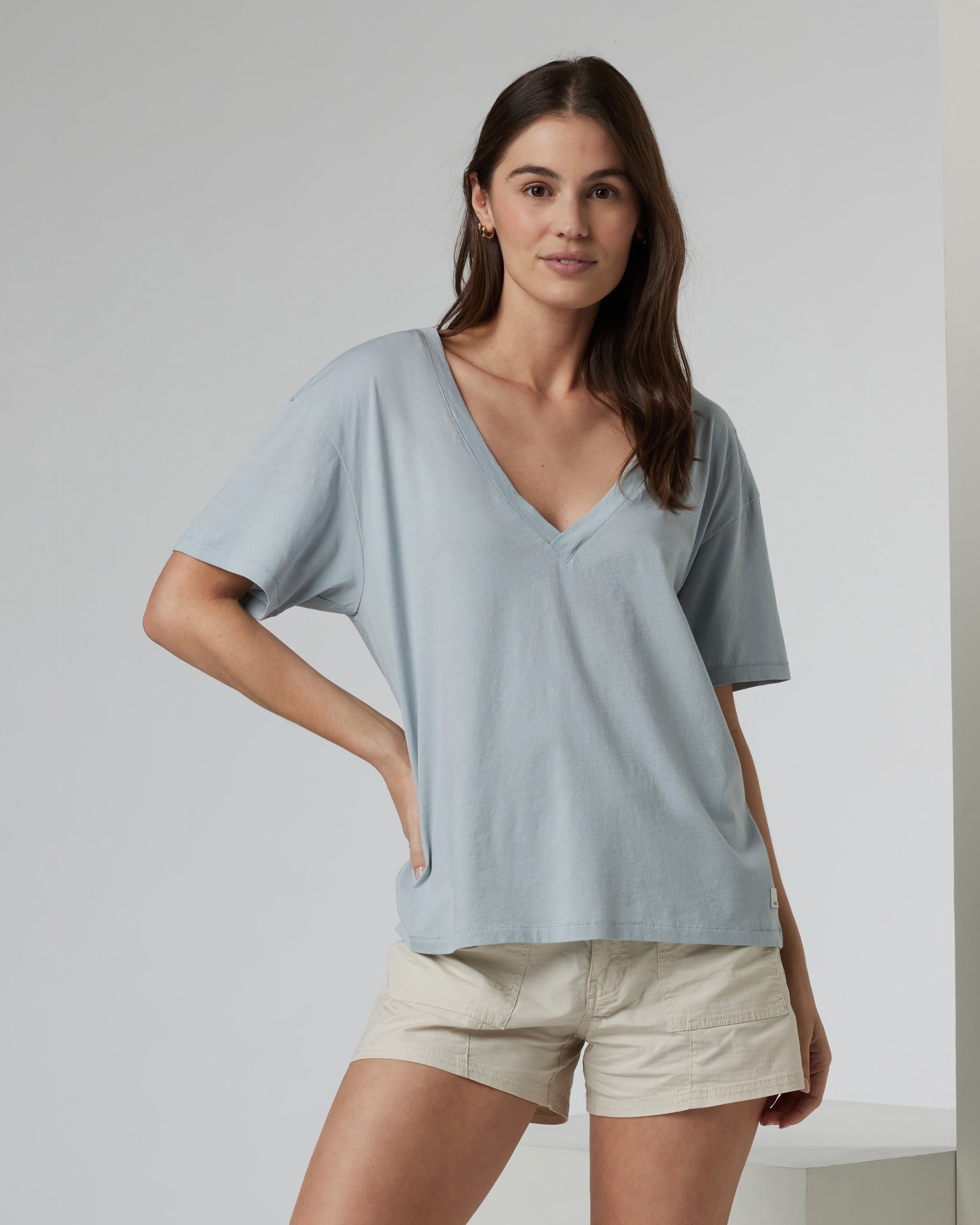 Sutton V-Neck | Chalk Blue