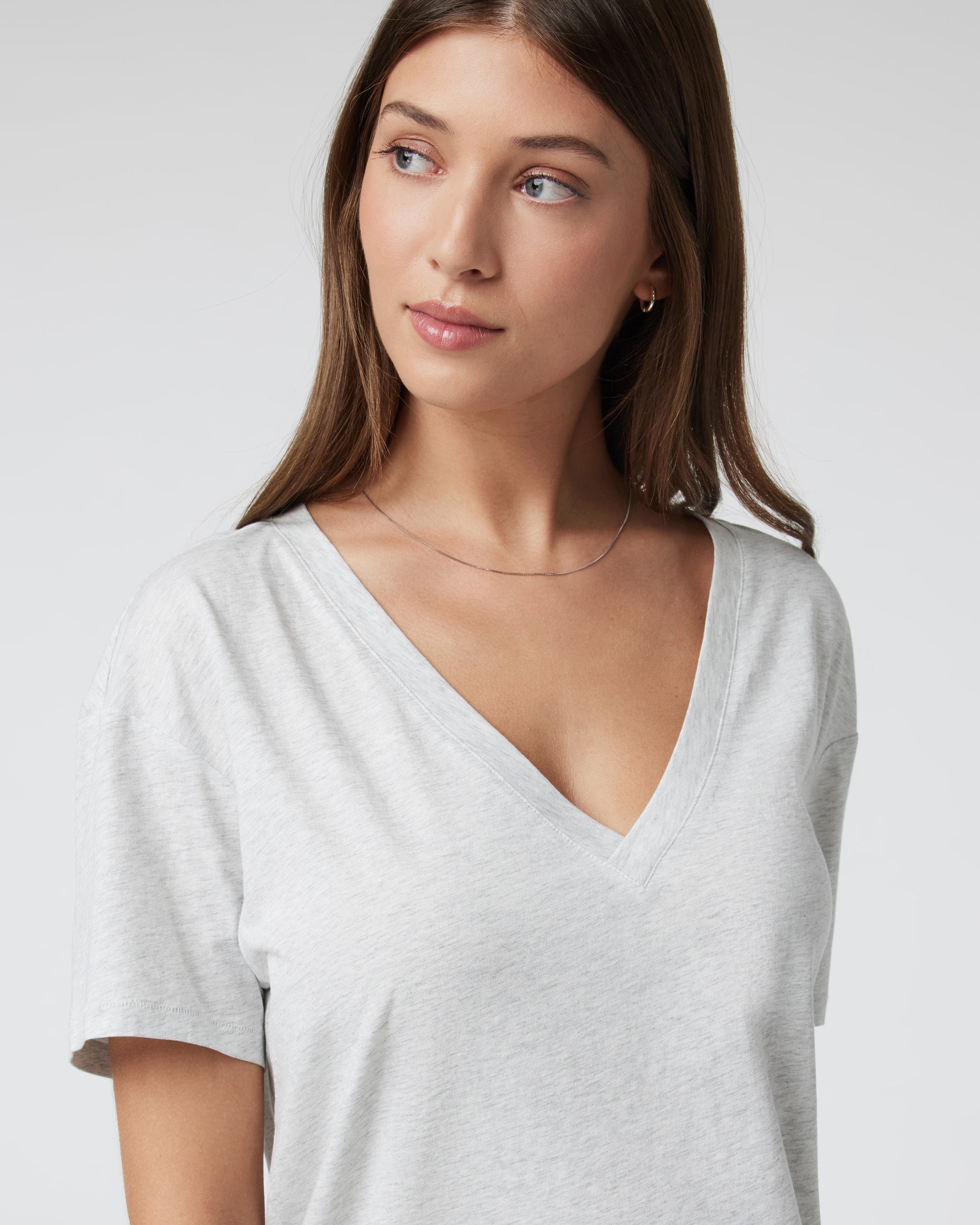 Sutton V-Neck | Light Heather Grey