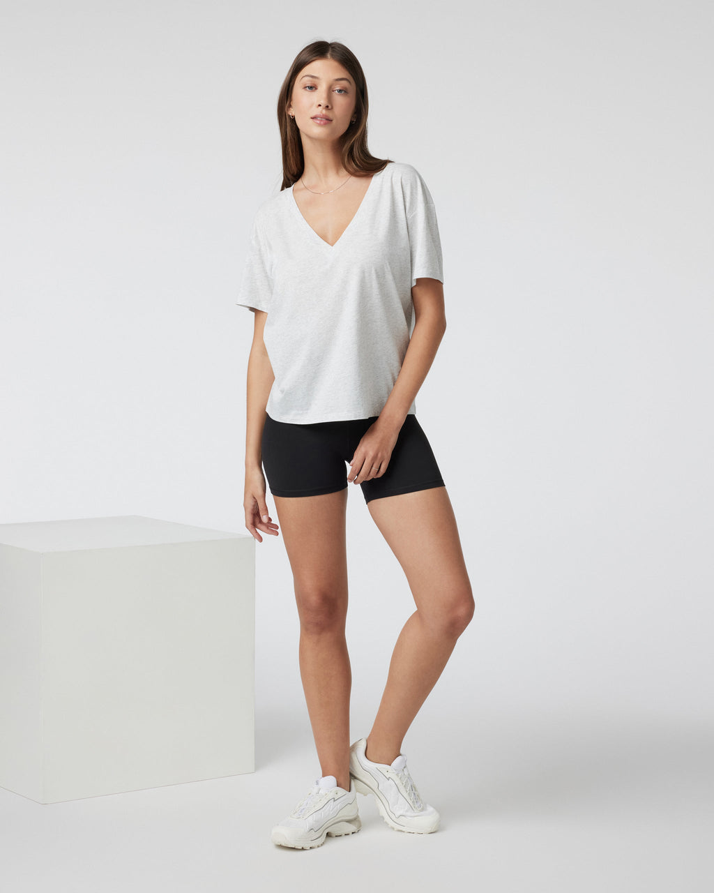 Sutton V-Neck | Light Heather Grey