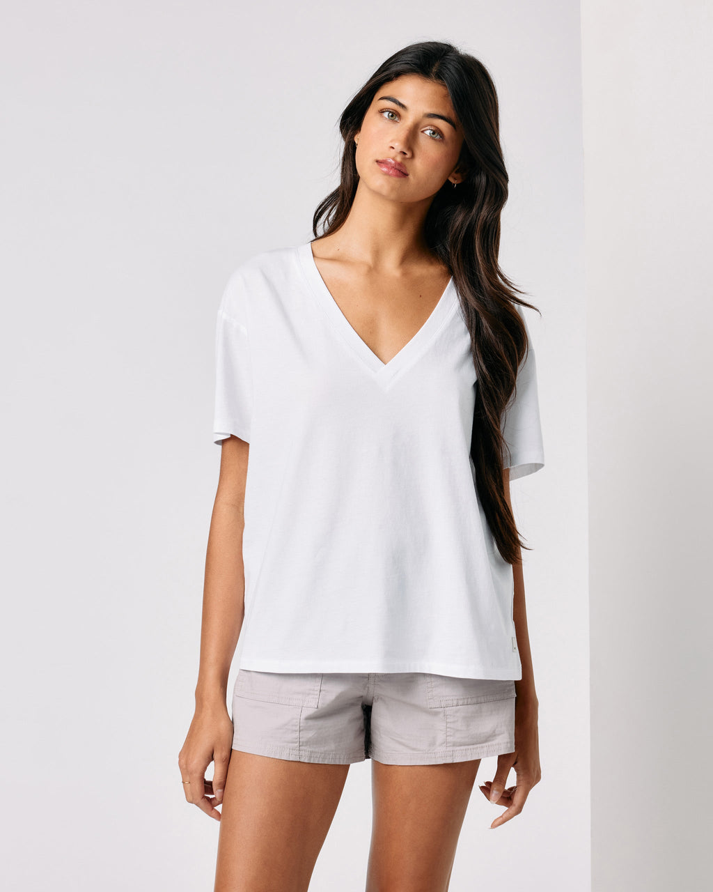 Sutton V-Neck | White