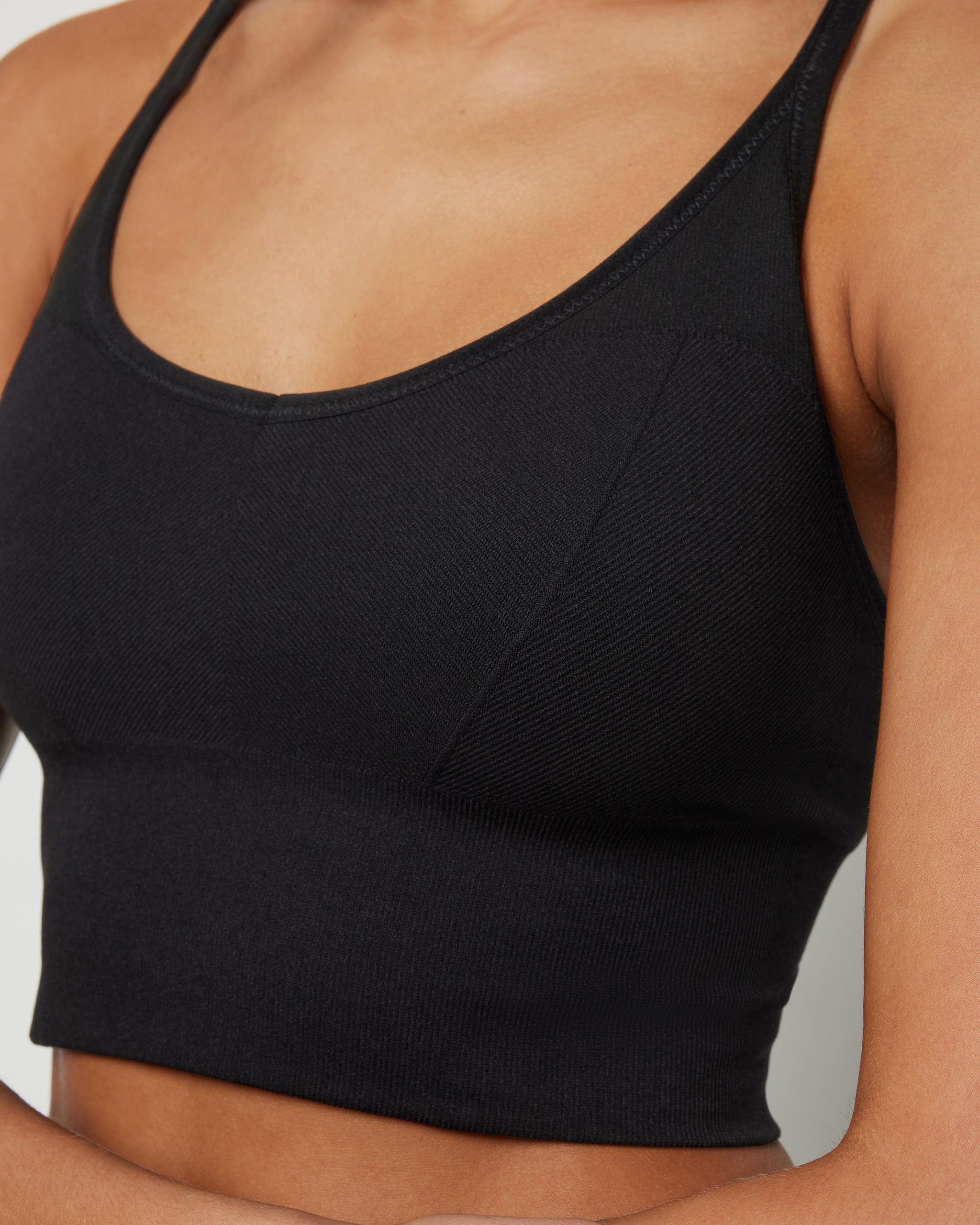 Quince Seamless Crop | Black