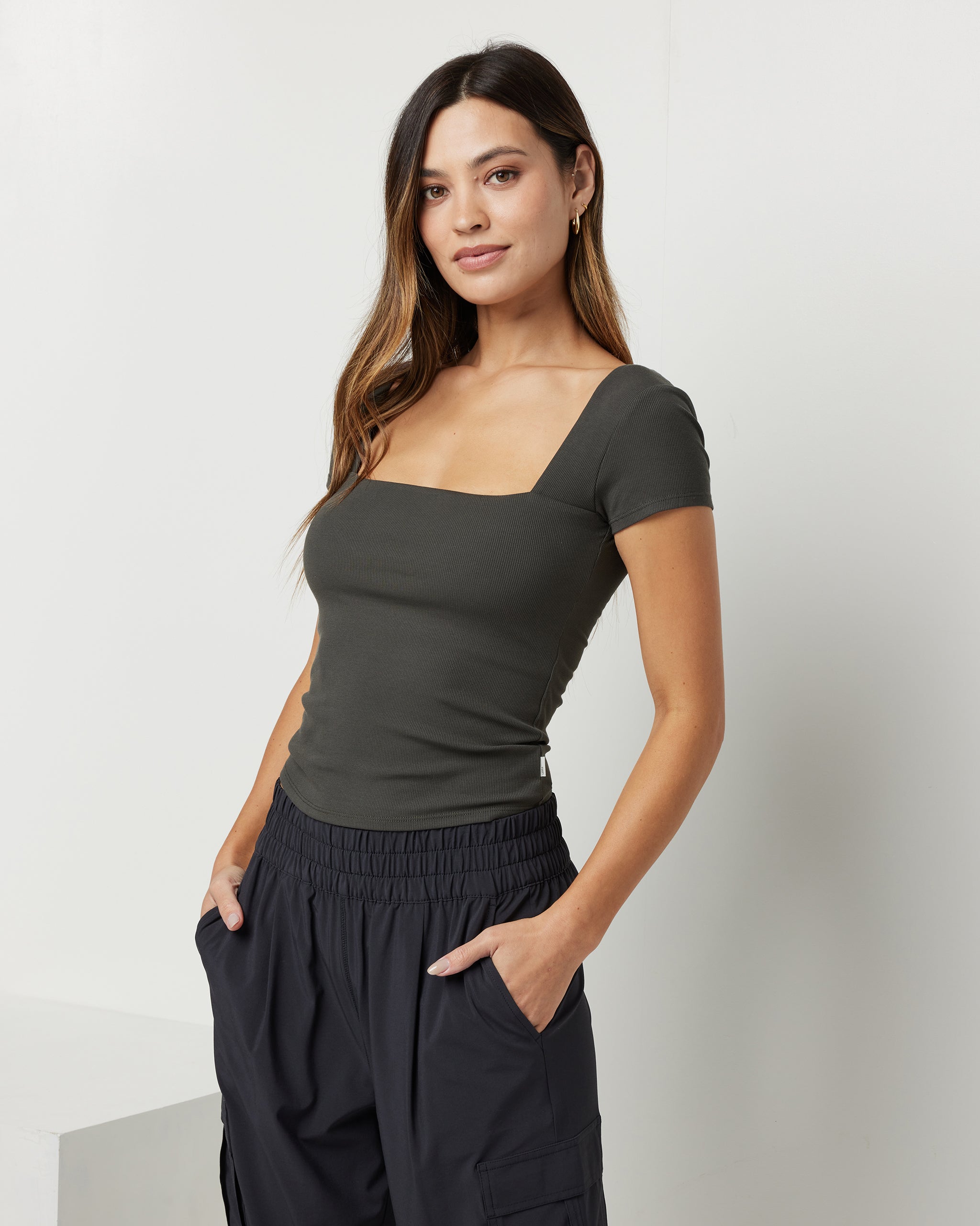 Pose Scoop Back Tee | Dark Oregano