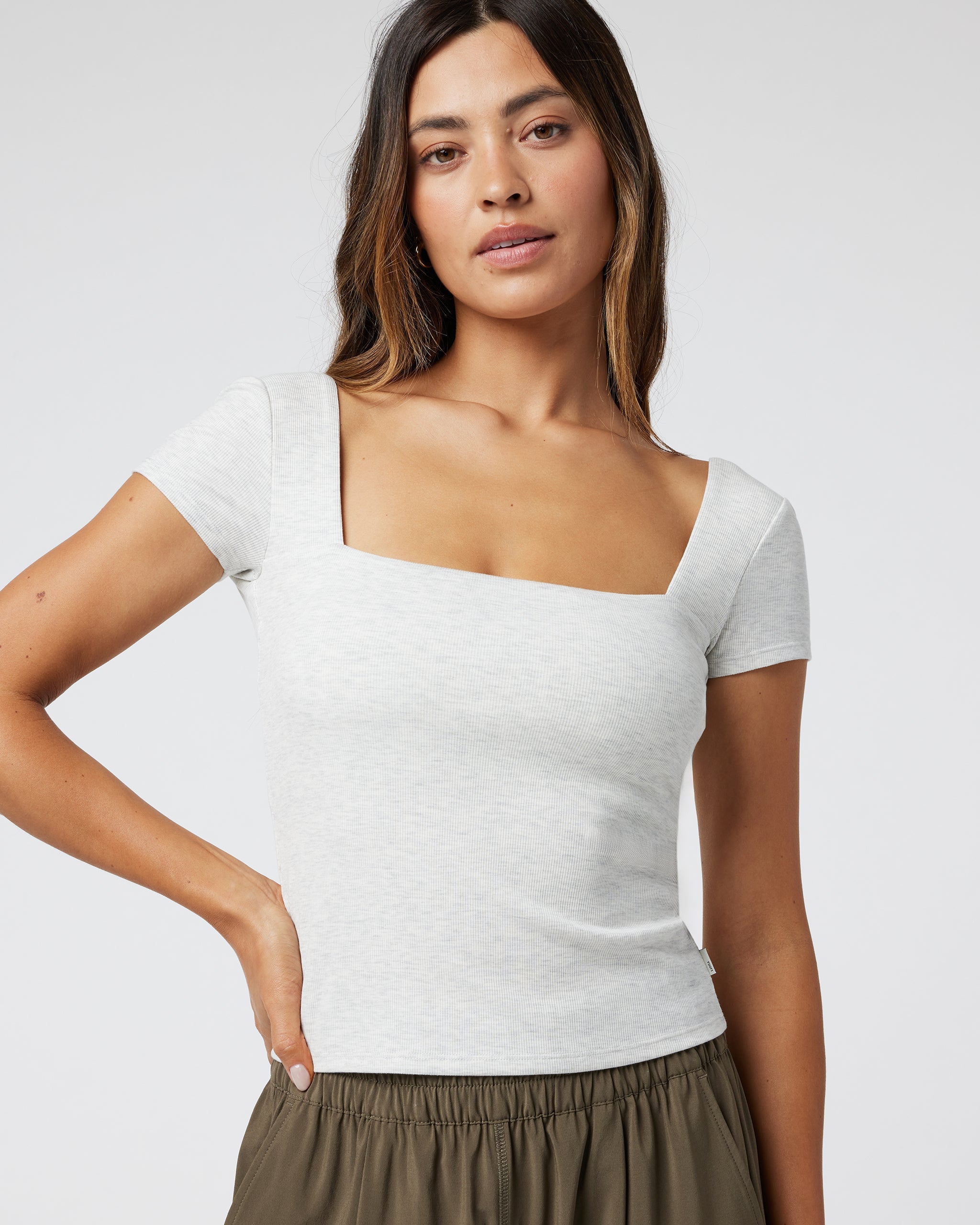 Pose Scoop Back Tee | White Heather Grey