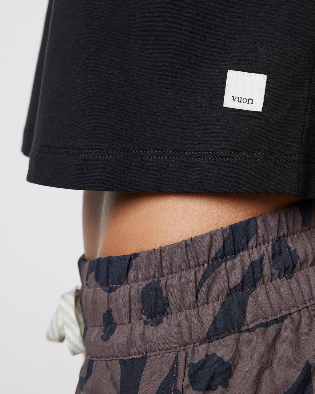 Short Sleeve Feather Cross Back | Black