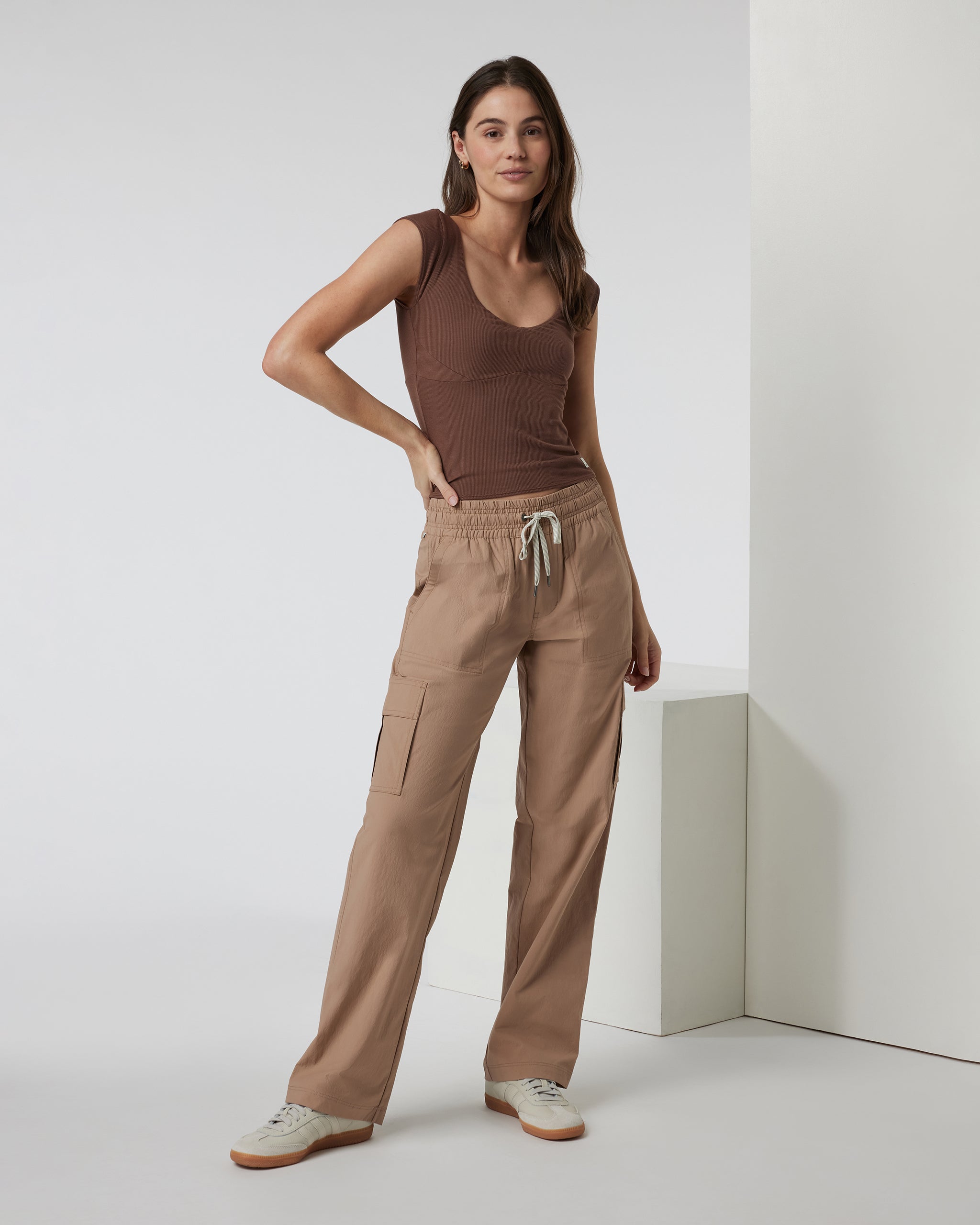 Sleeveless Cove V Neck | Pepper