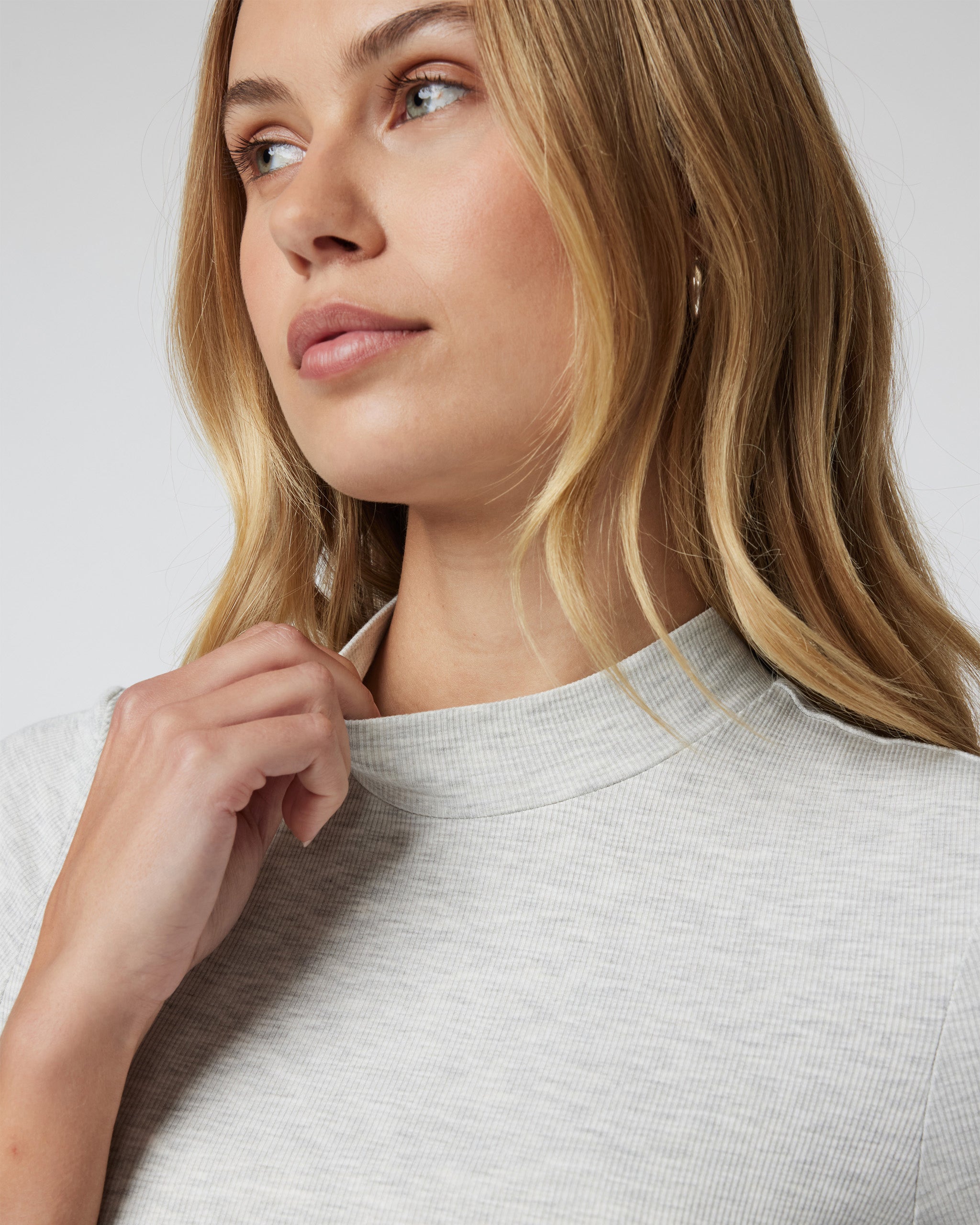 Short Sleeve Pose Mock Neck | White Heather Grey