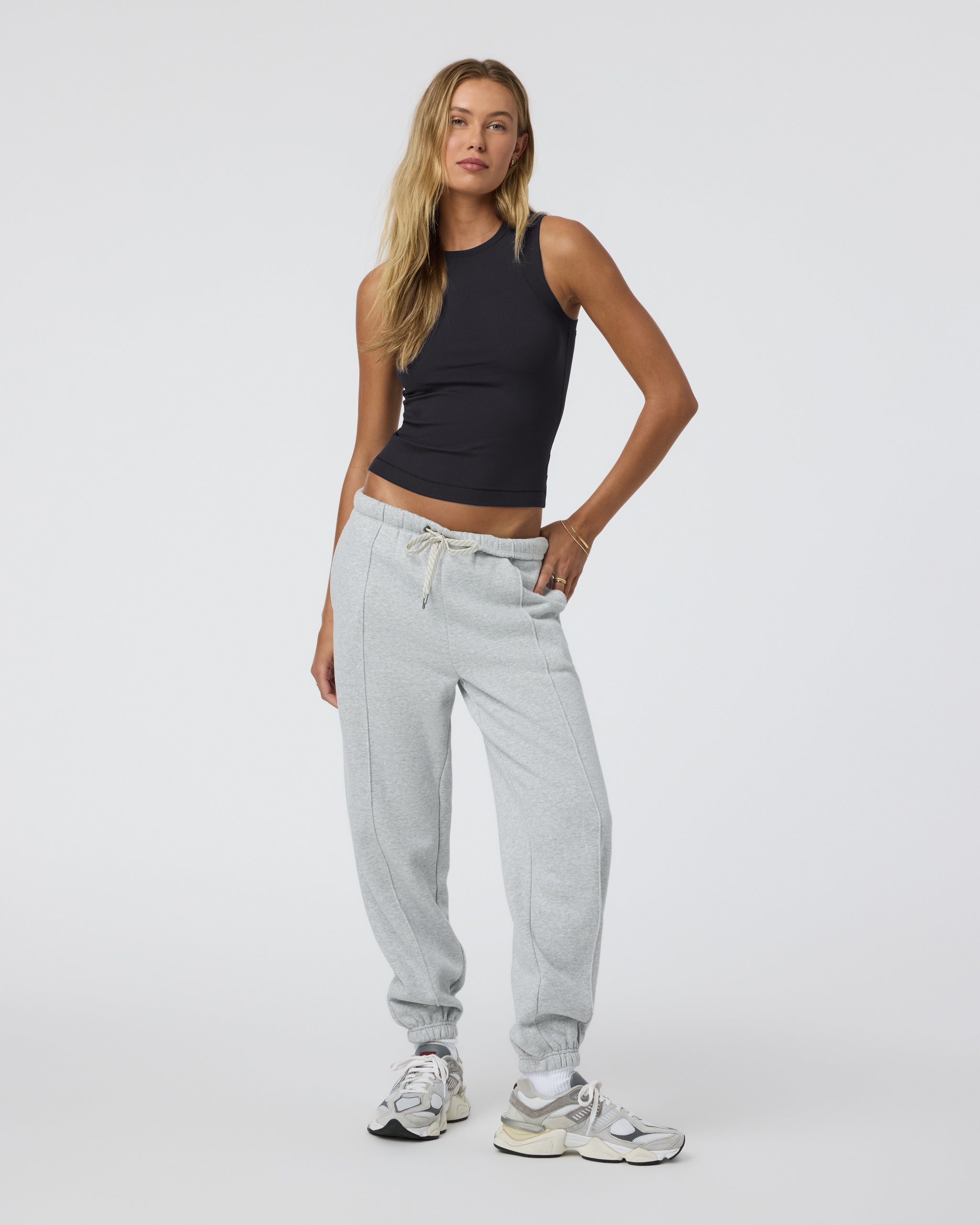 Pose Modern Tank | Black