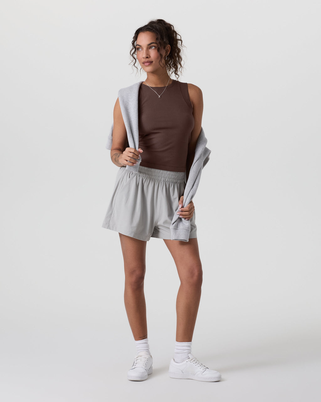 Pose Modern Tank | Java