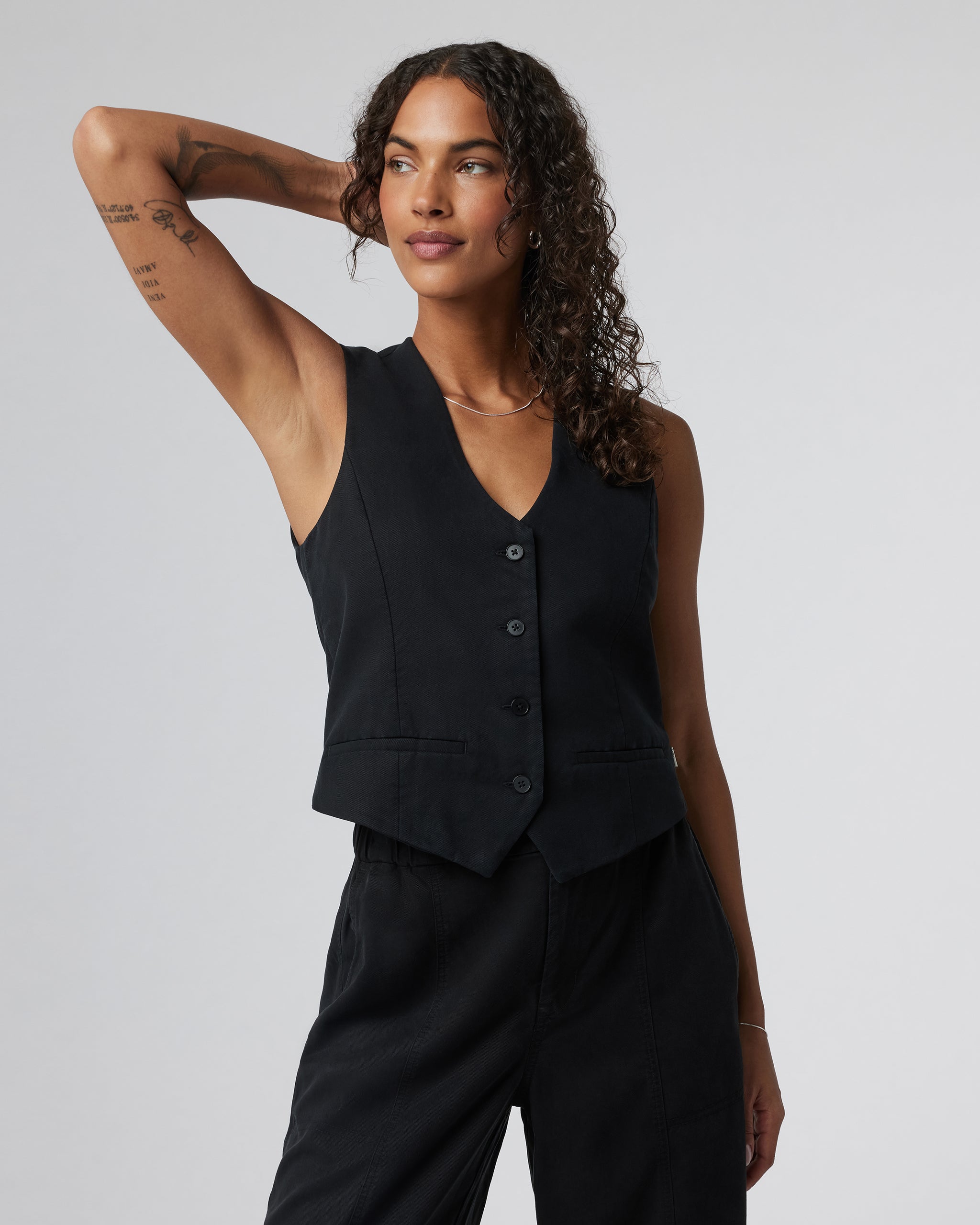 Coastline Vest | Black