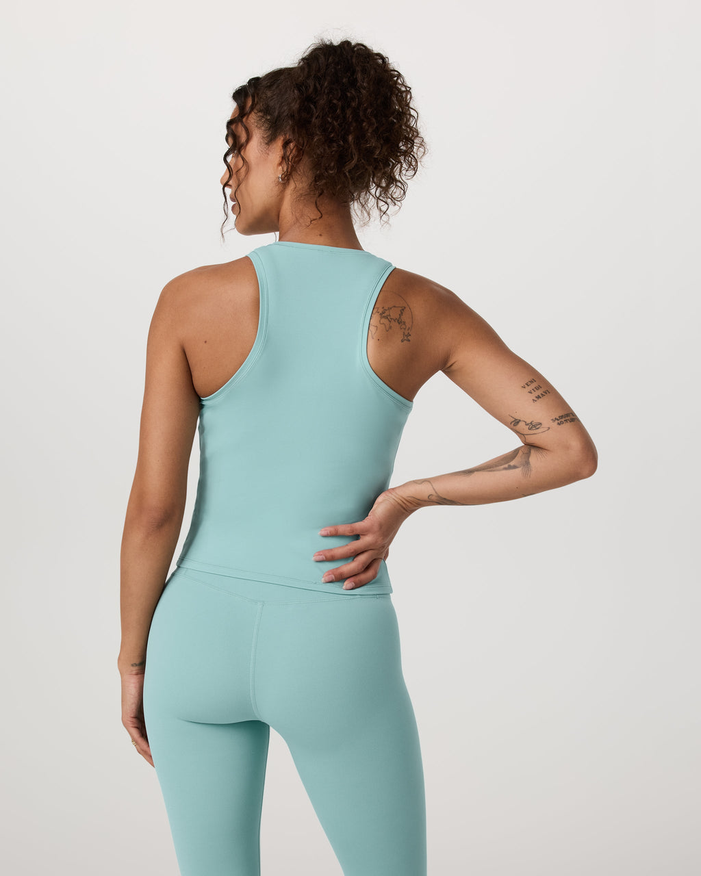 Vuori AllTheFeels™ Crew Tank | Sea Spray