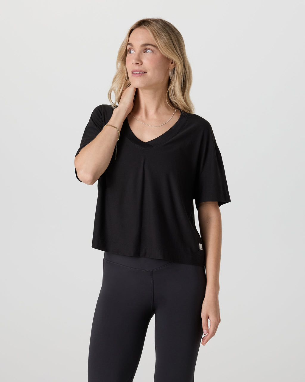 Short Sleeve Energy V-Neck Tee | Black