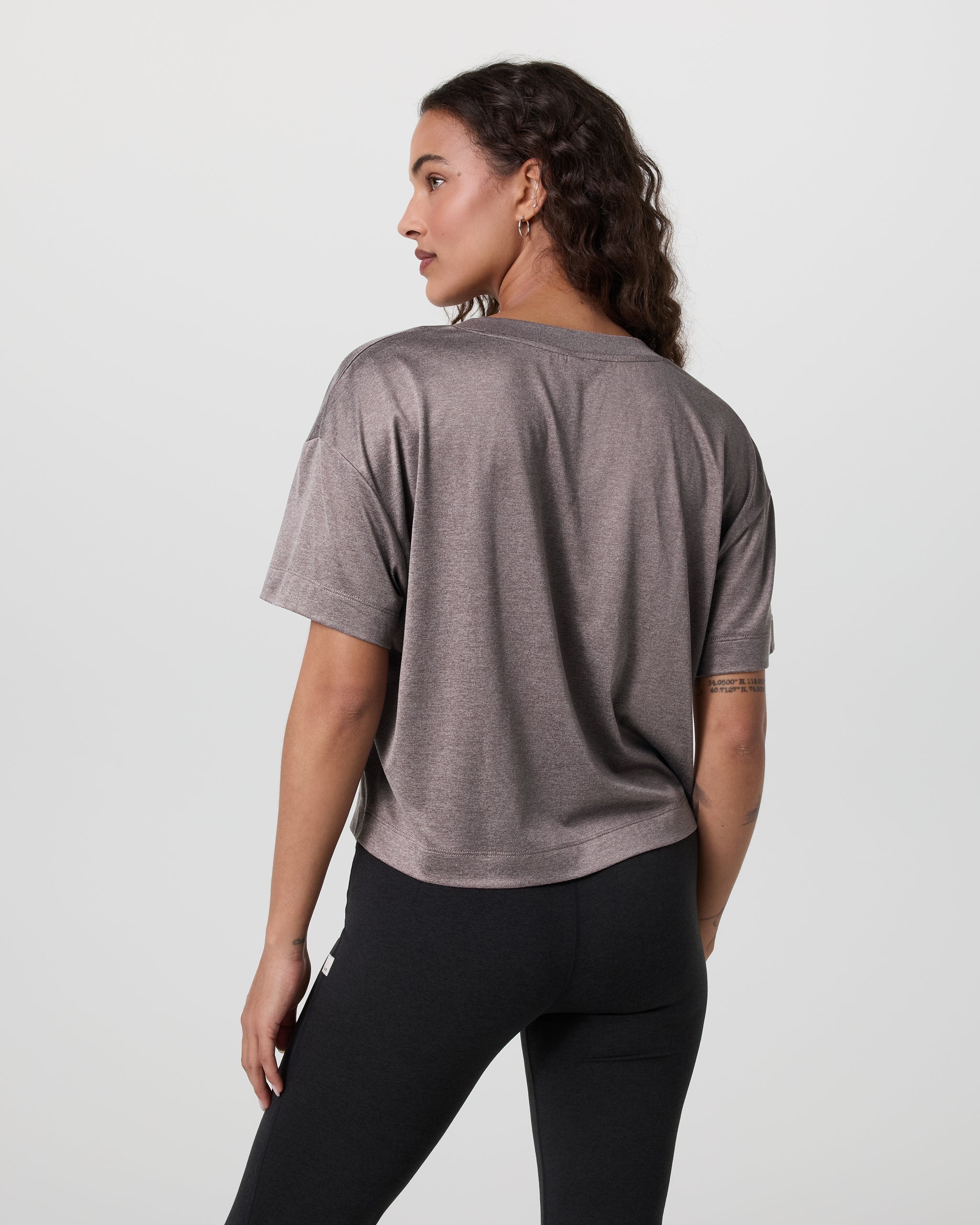 Short Sleeve Energy V-Neck Tee | Chia Heather
