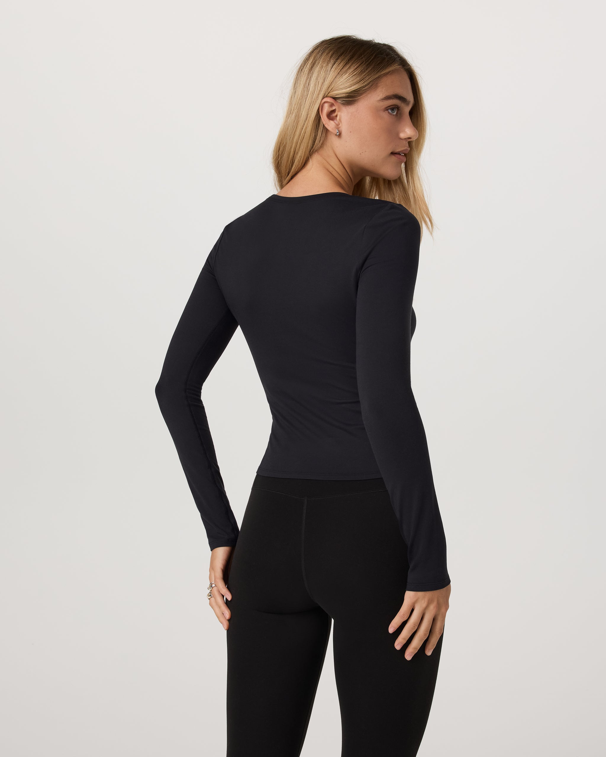 Long Sleeve Halo Essential Scoop | Solid Black