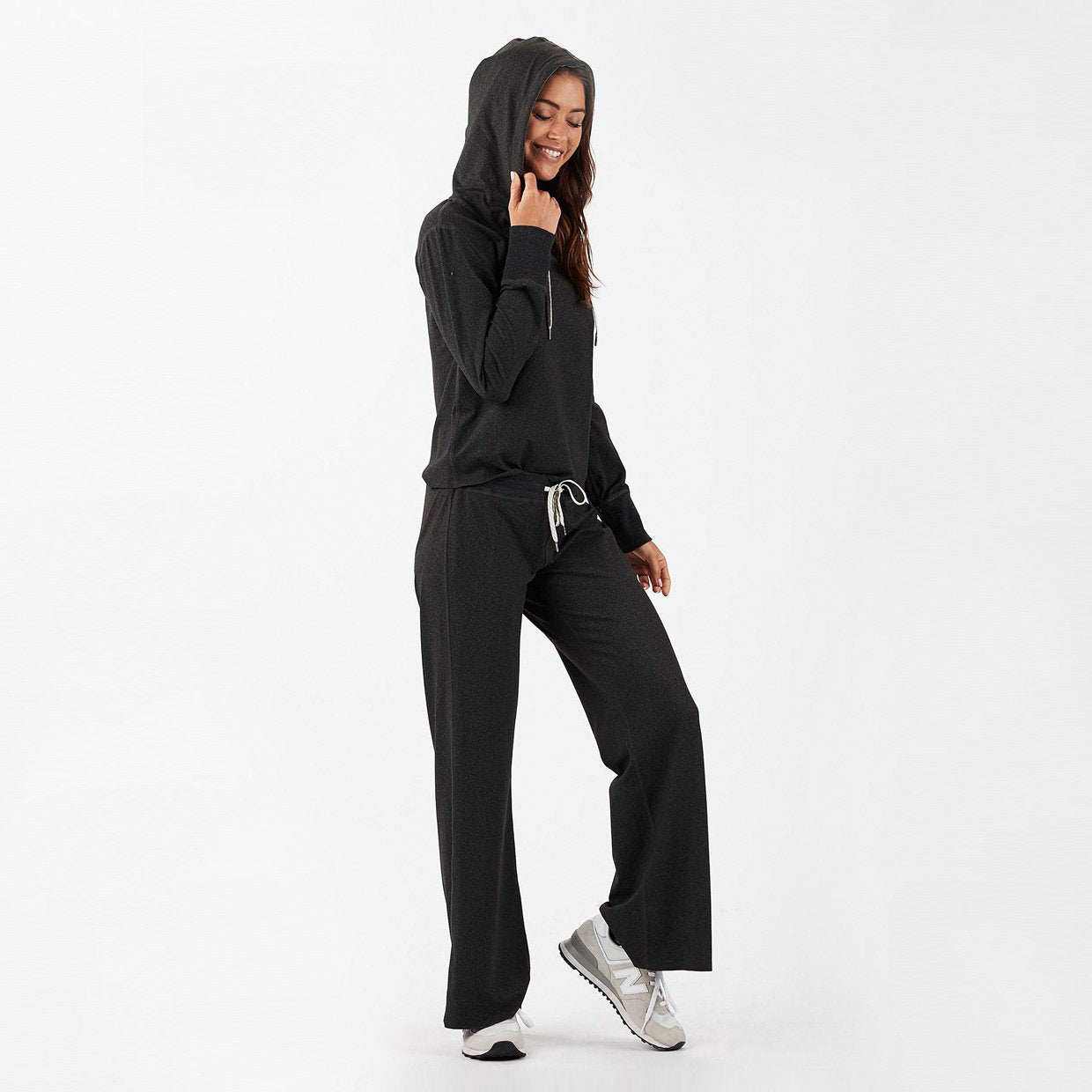 Sequoia Crop Hoodie | Black Heather