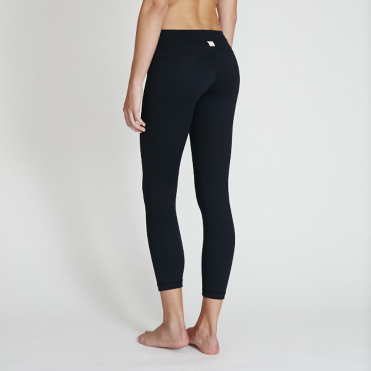 Omni Capri | Black