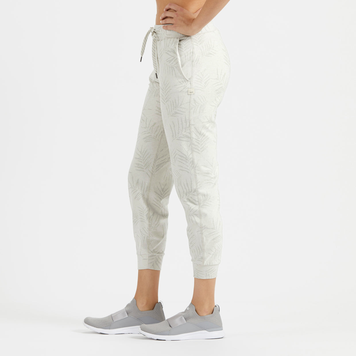 Performance Jogger | Dove Grey Heather Floating Palm