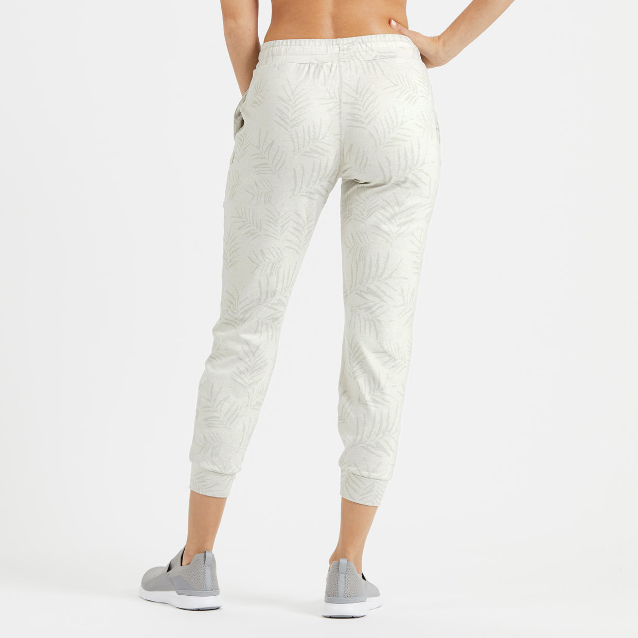 Performance Jogger | Dove Grey Heather Floating Palm