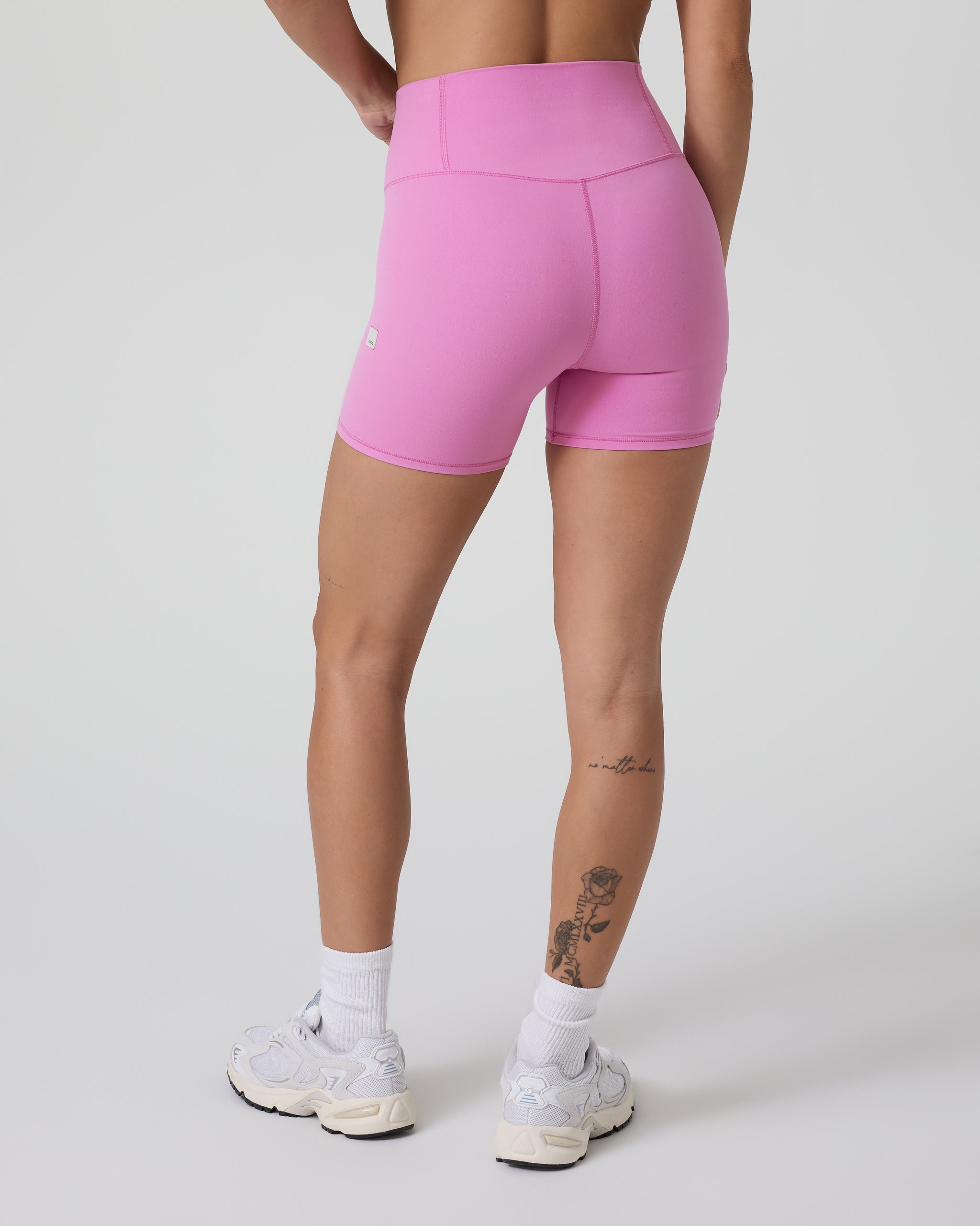 Vuori AllTheFeels™ Short 4" | Azalea Pink
