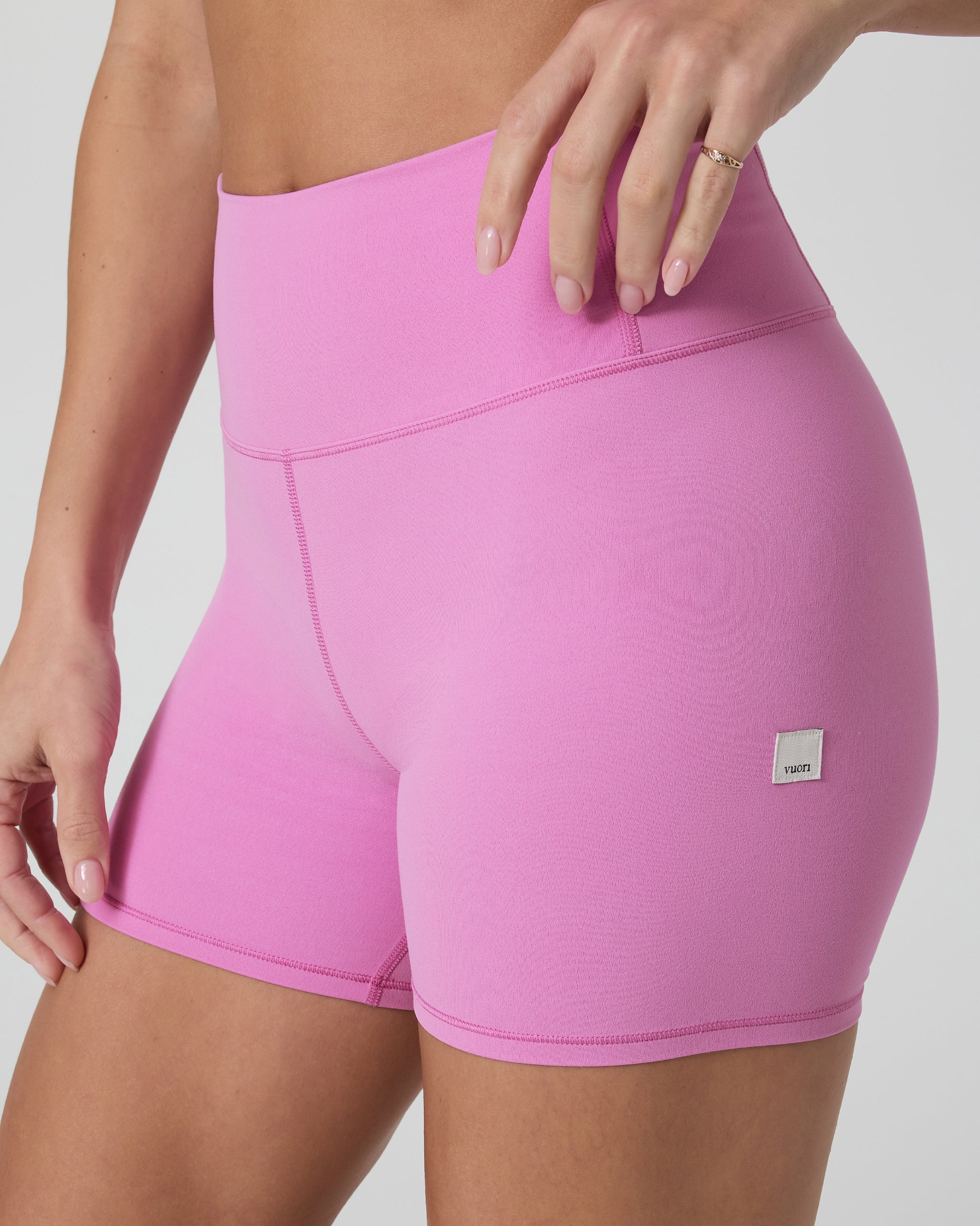 Vuori AllTheFeels™ Short 4" | Azalea Pink