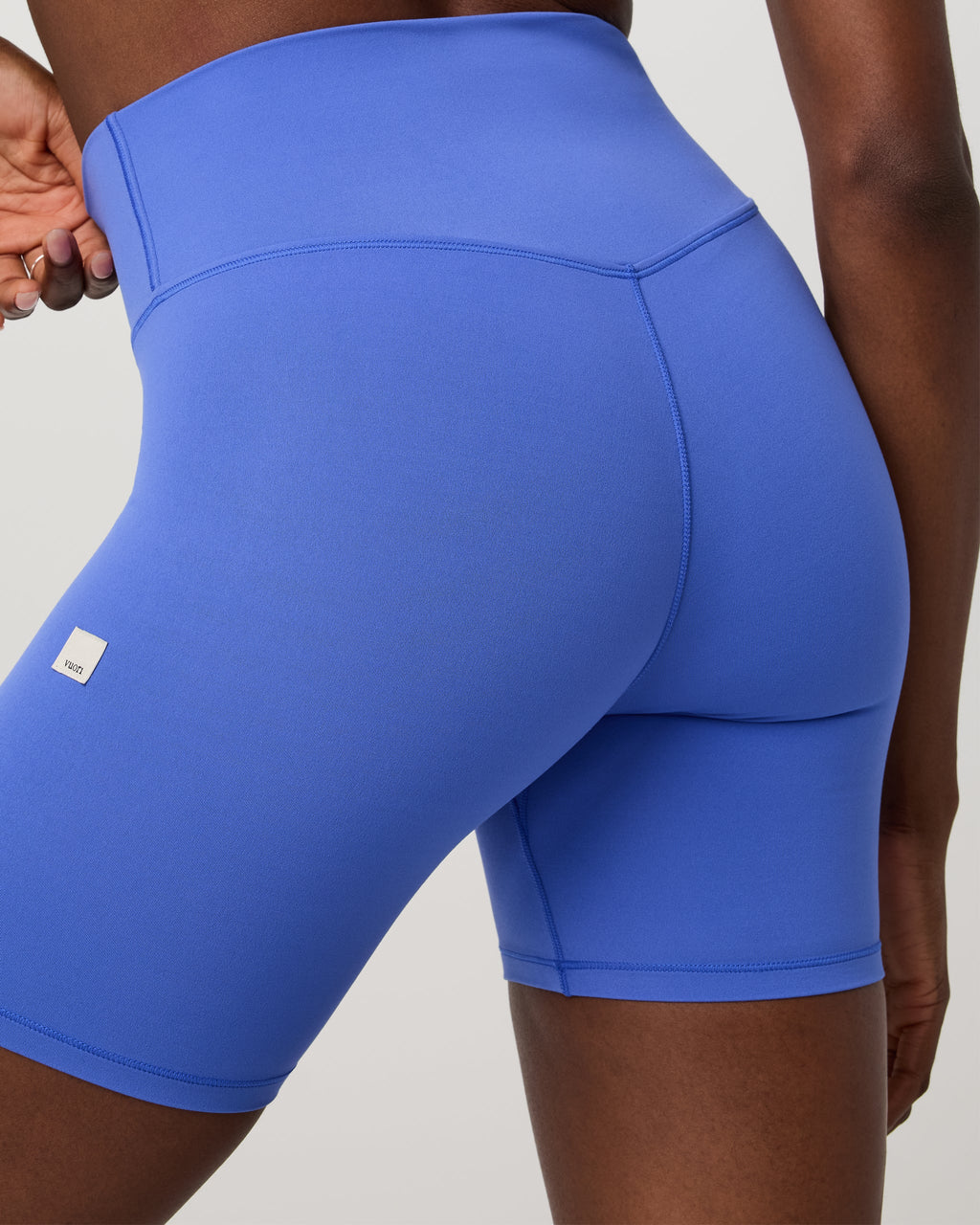 Vuori AllTheForm™ Short 6" | Bright Iris
