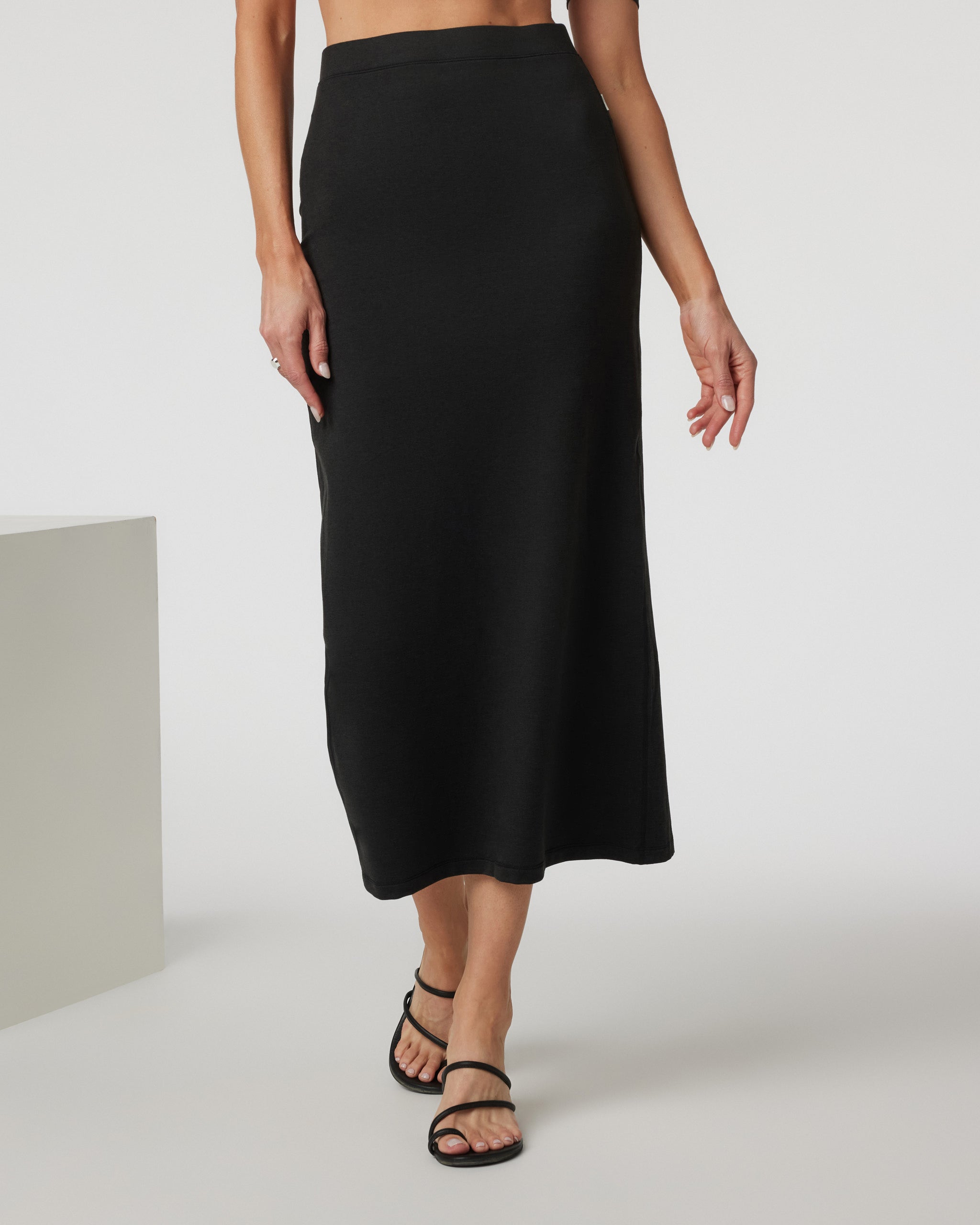 Halo Column Skirt | Black Heather