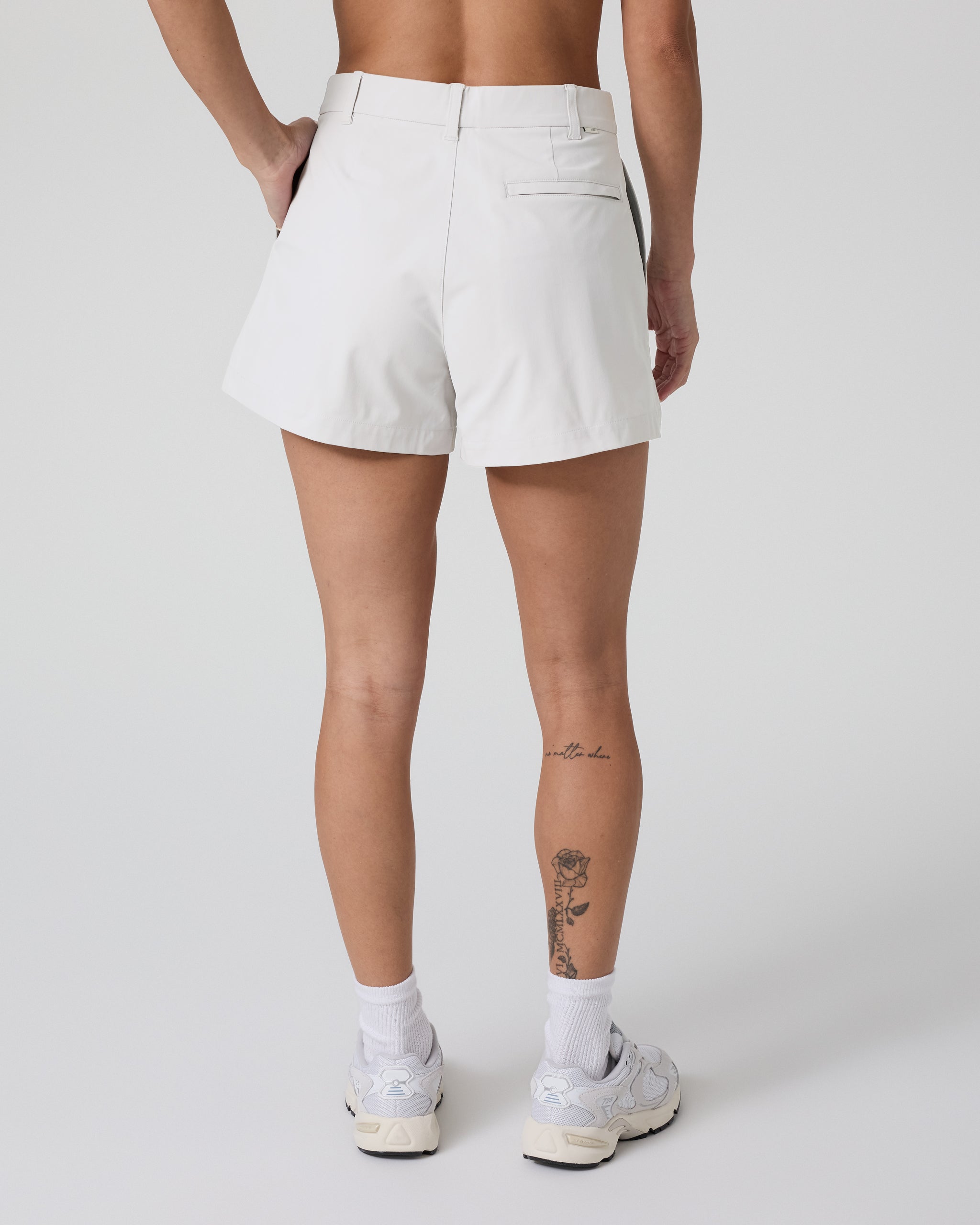 Womens Meta Short | Silver Cloud
