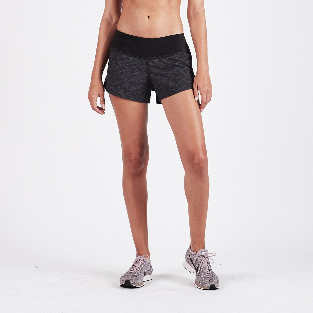 Omni Performance Short | Charcoal Wave Texture