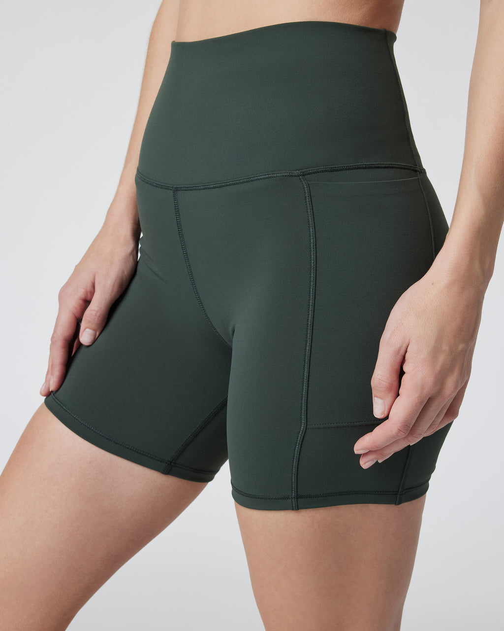 Studio Pocket Short | Aspen