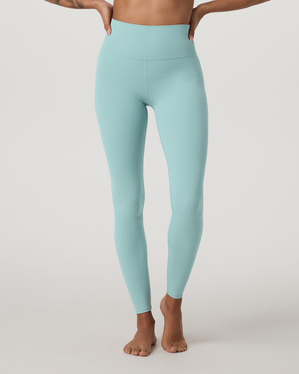 Vuori AllTheFeels™ Legging - Short | Sea Spray