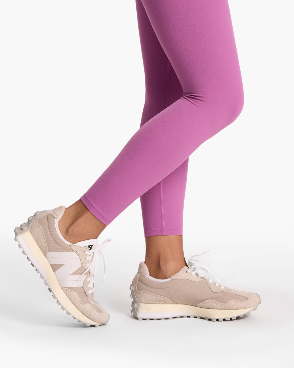 Vuori AllTheFeels™ Legging - Short | Claret