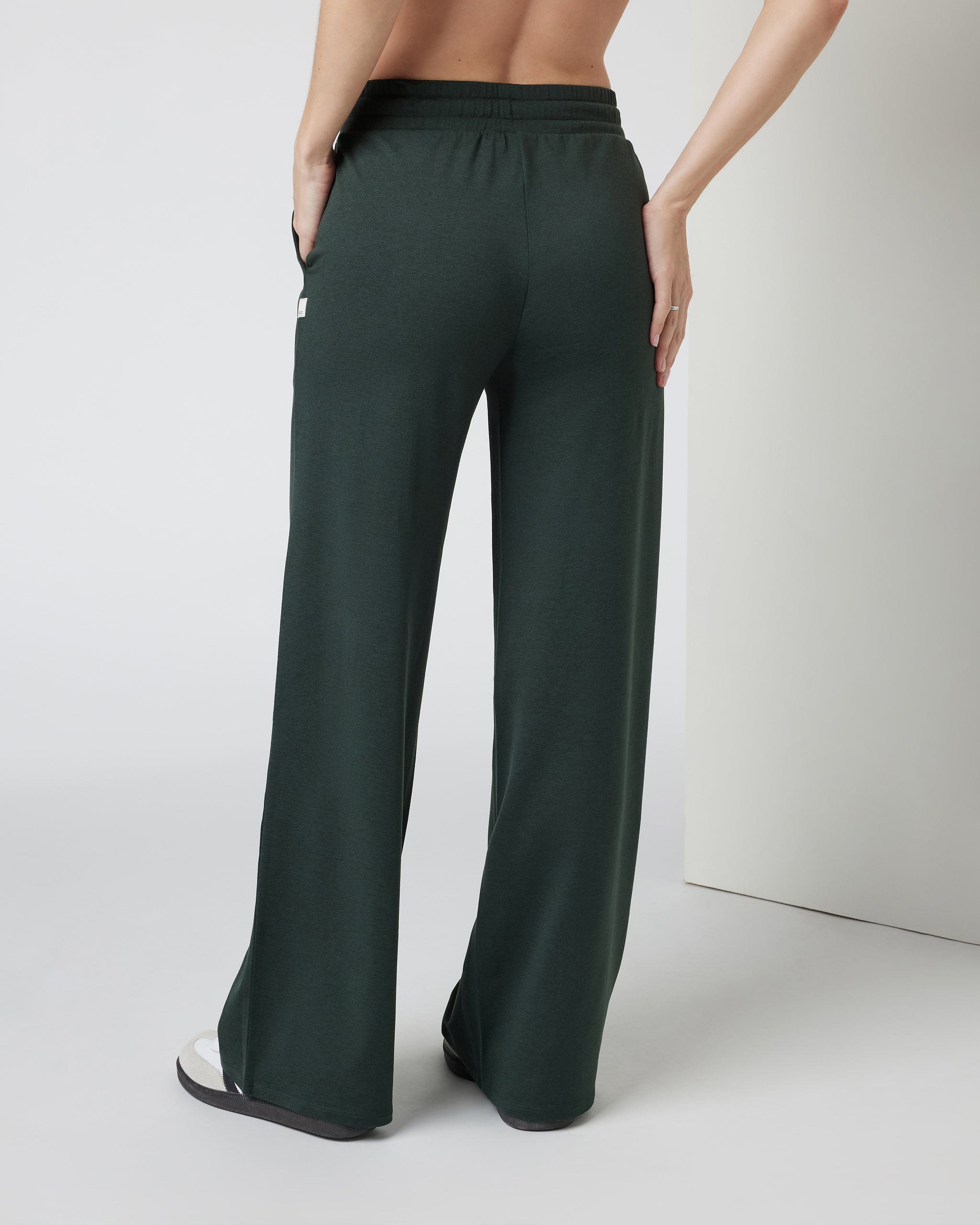 Halo Essential Wideleg Pant - Short | Aspen Heather