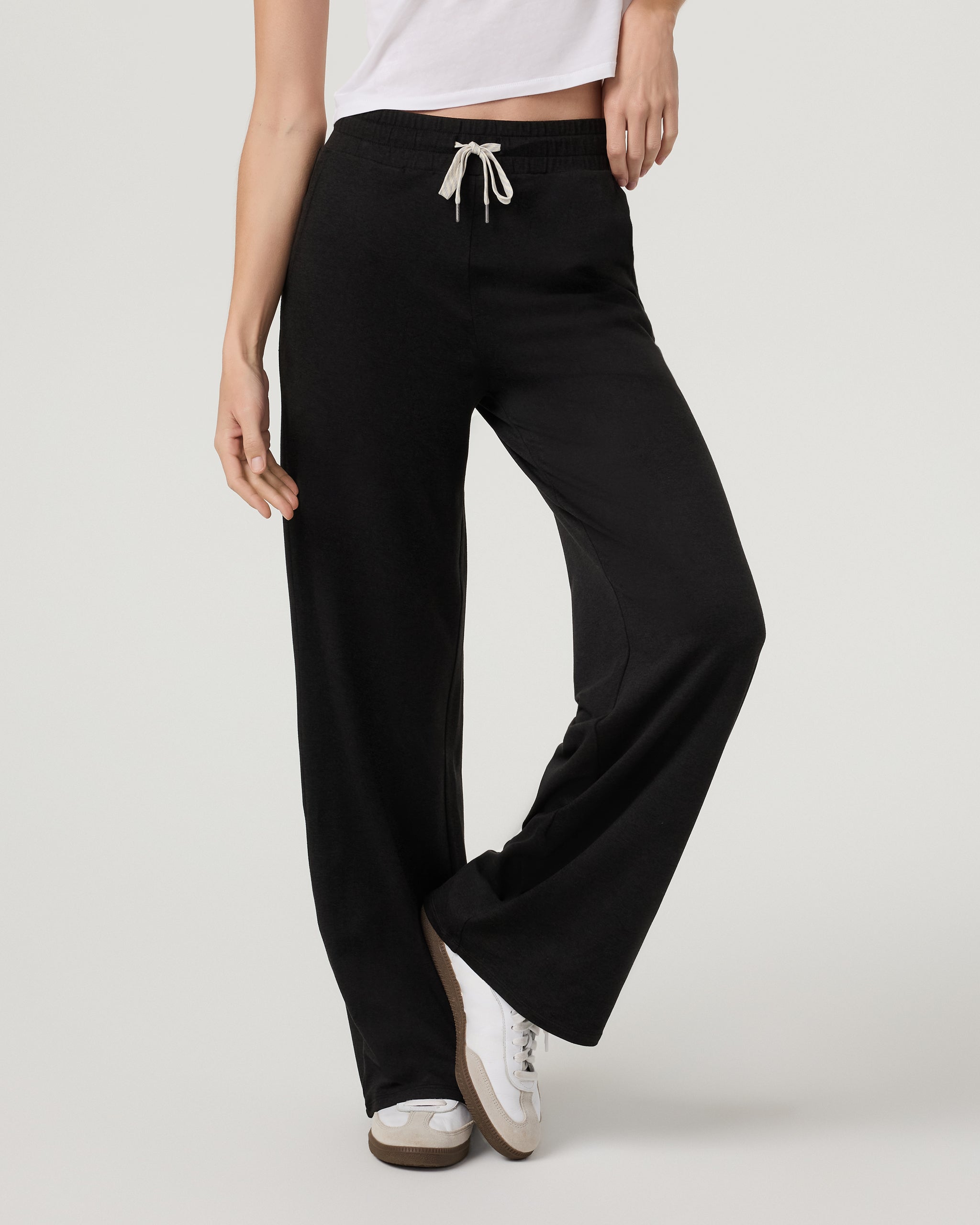 Halo Essential Wideleg Pant - Short | Black Heather