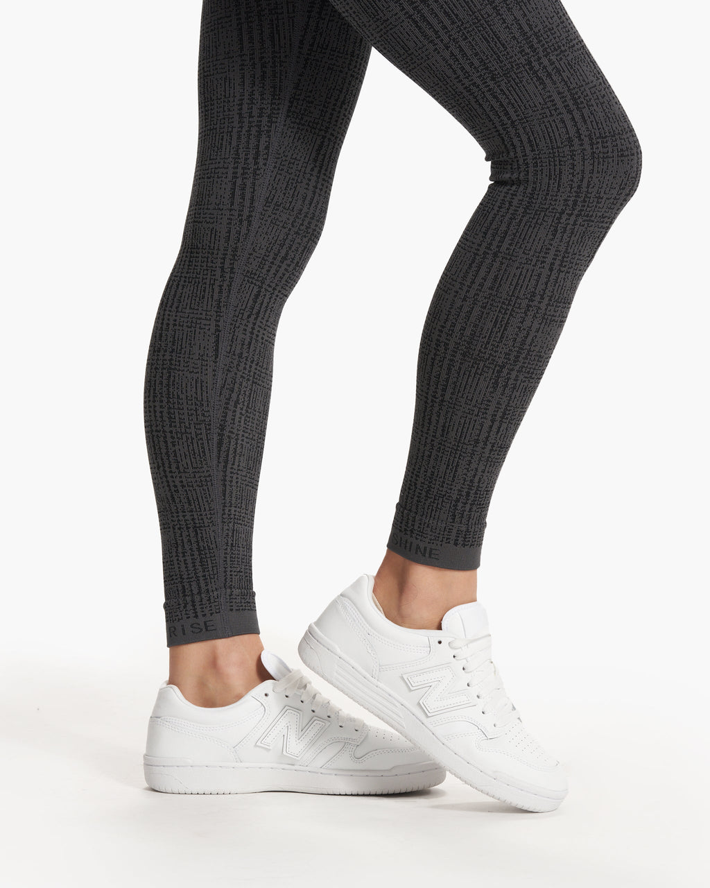 Helix Seamless Texture Legging | Charcoal Plaid