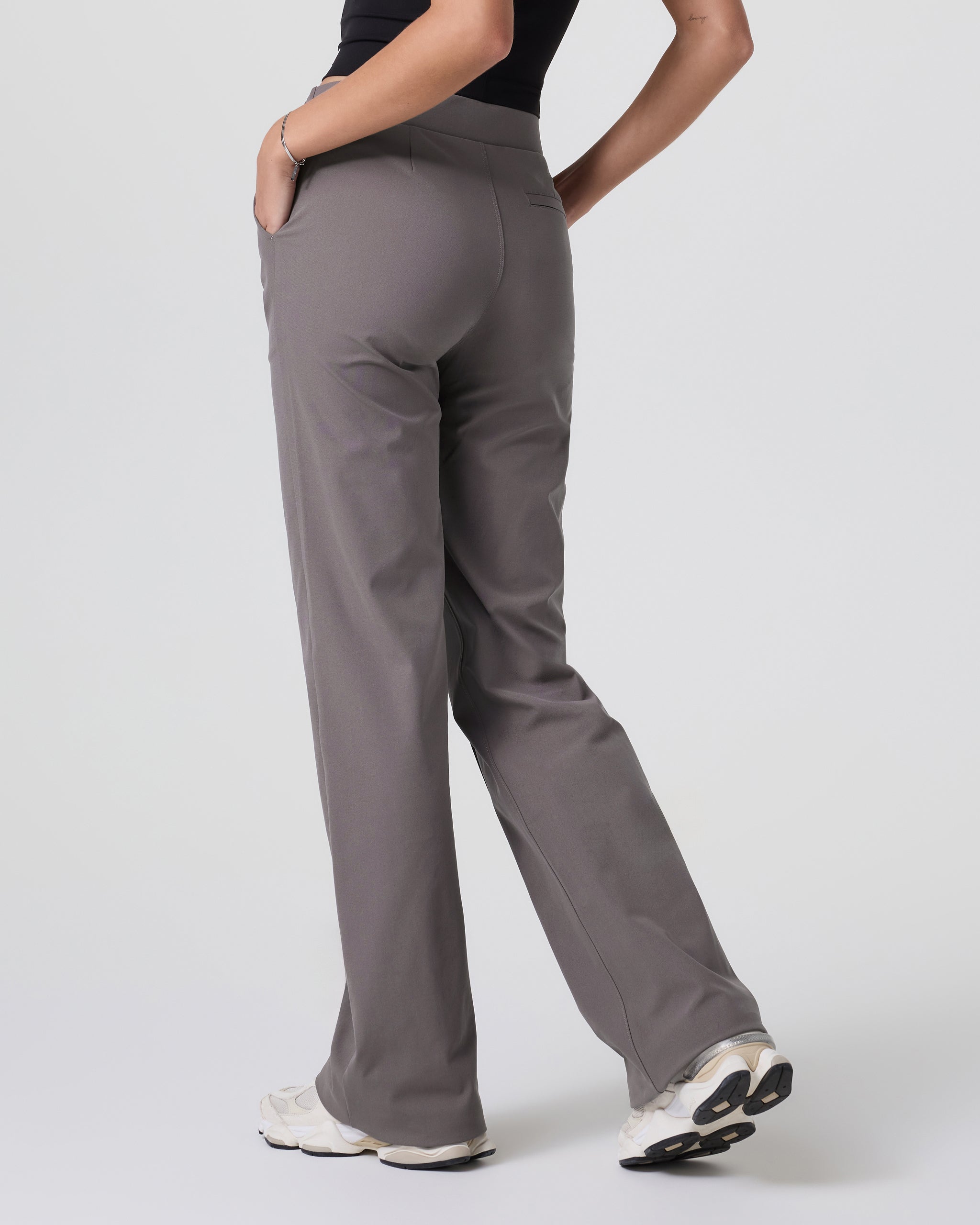 Women's Meta Wideleg Pant- Short | Chia